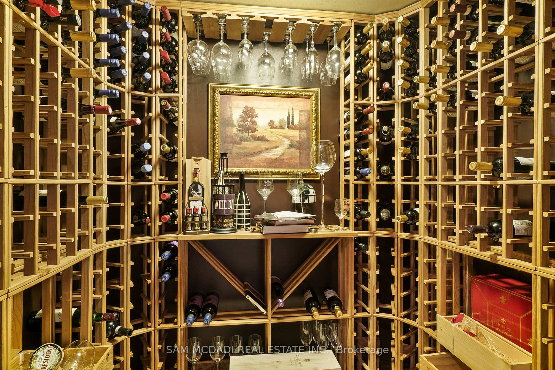 1522 Glenhill Crescent