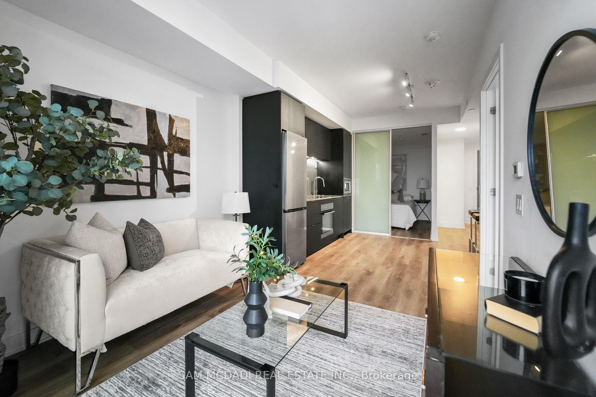 86 Dundas Street E 1513