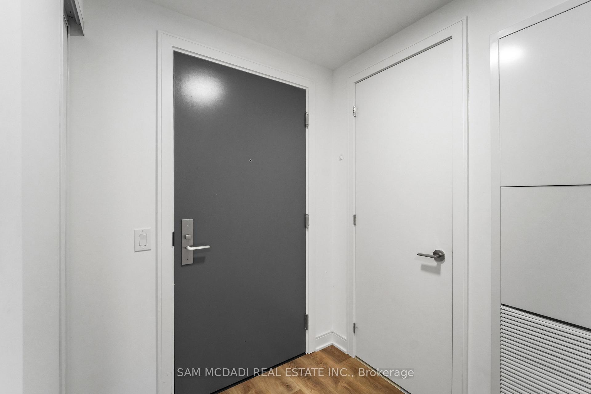 86 Dundas Street E 1513