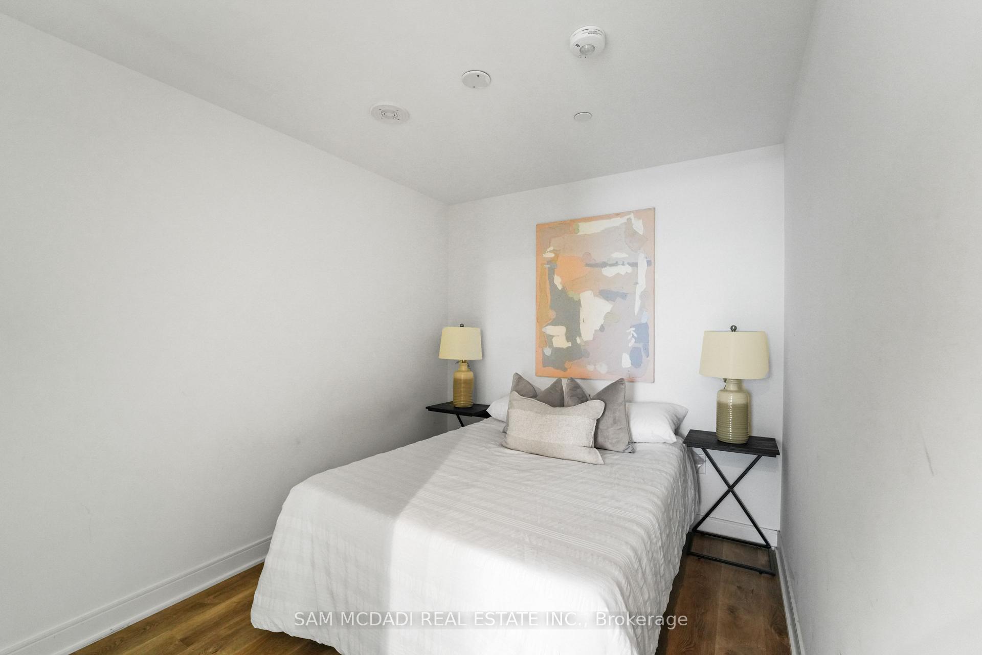 86 Dundas Street E 1513