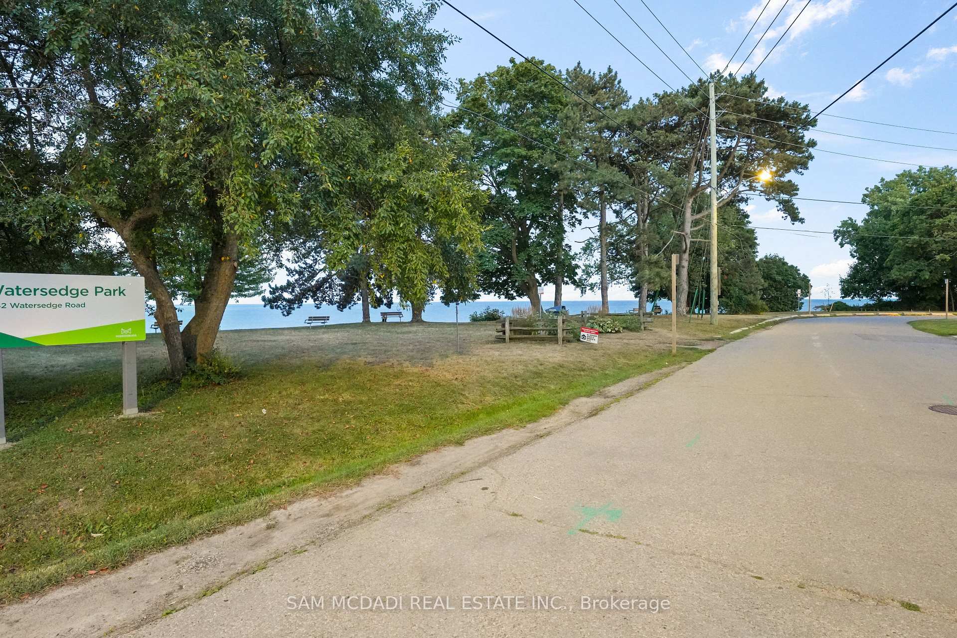 415 Country Club Crescent