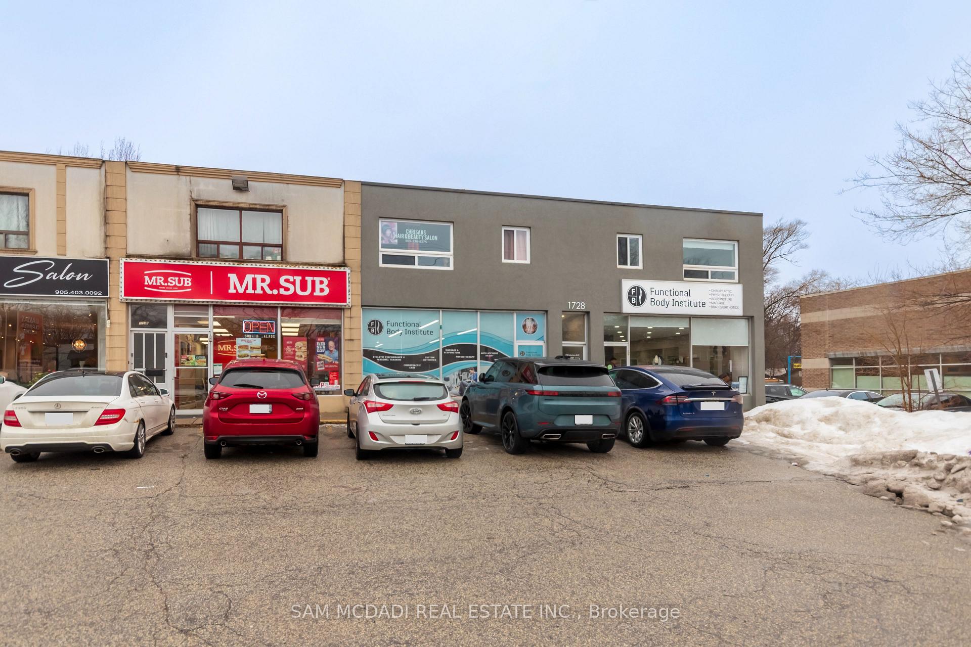 1728 Lakeshore Road W 204