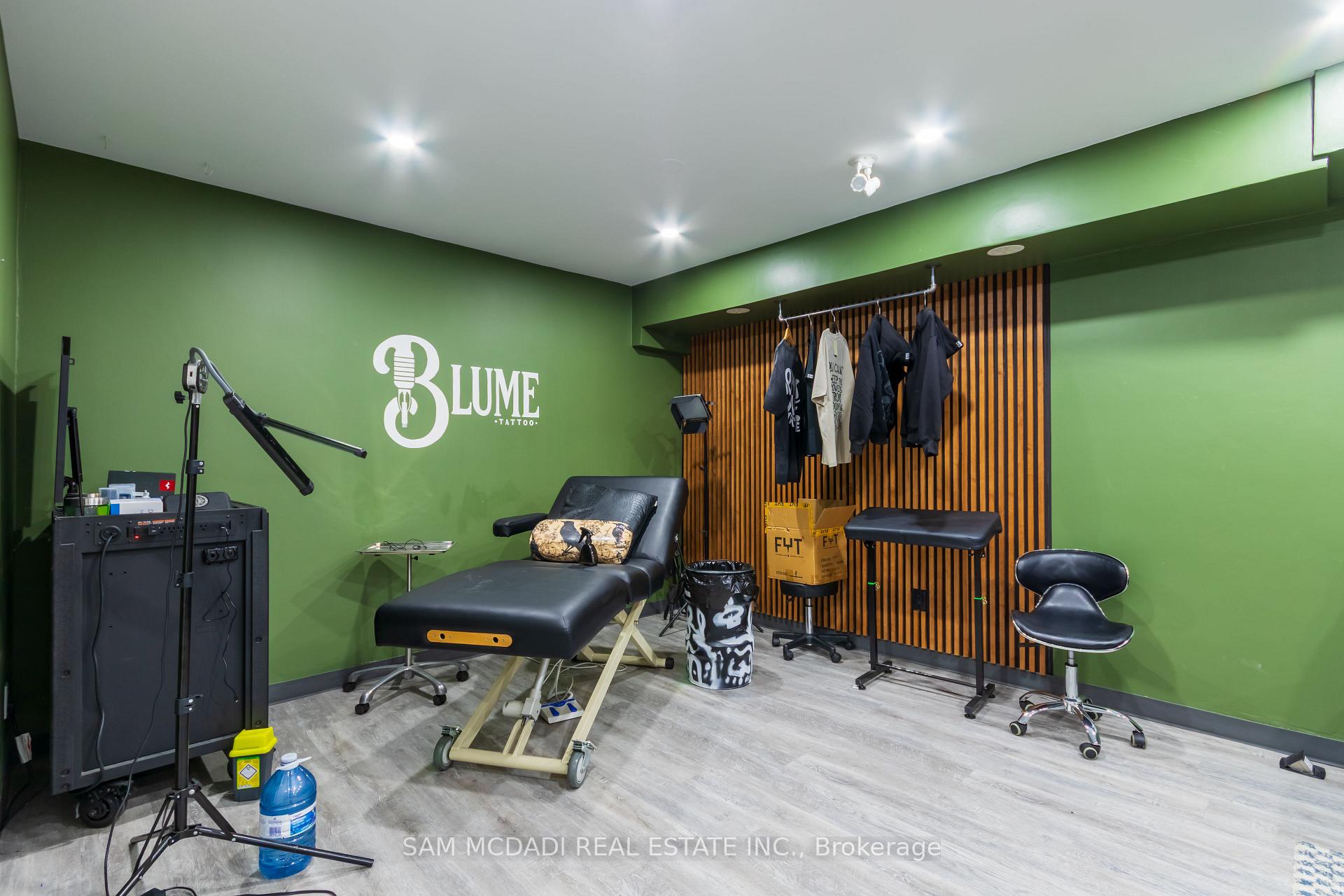 1728 Lakeshore Road W 204