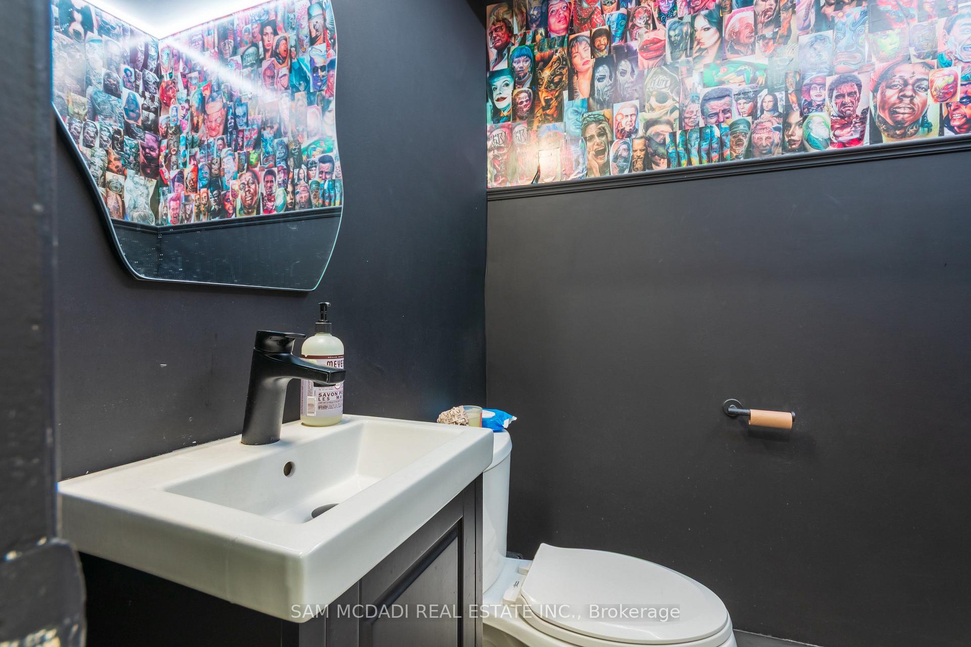 1728 Lakeshore Road W 204