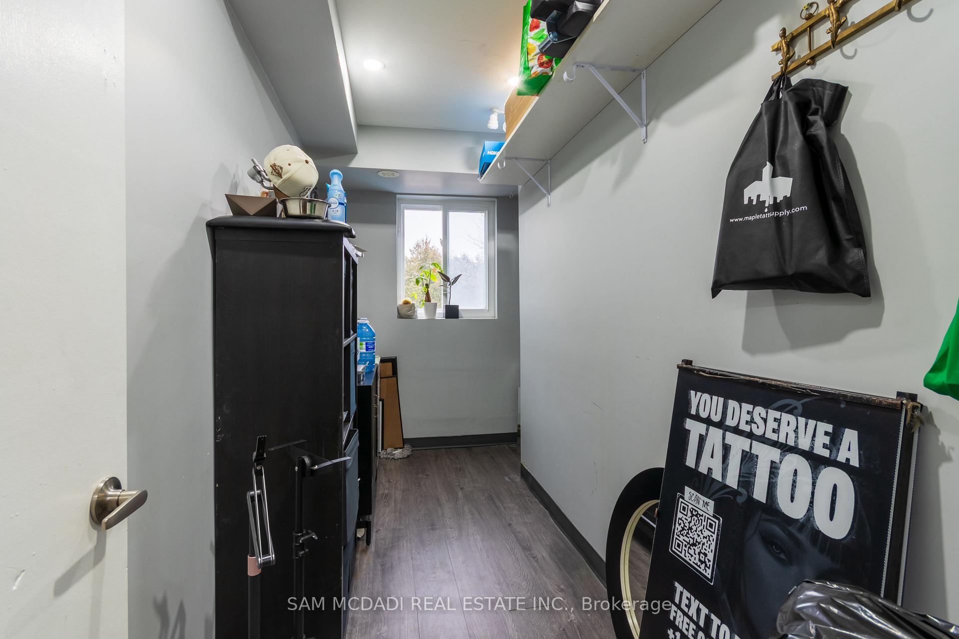 1728 Lakeshore Road W 204