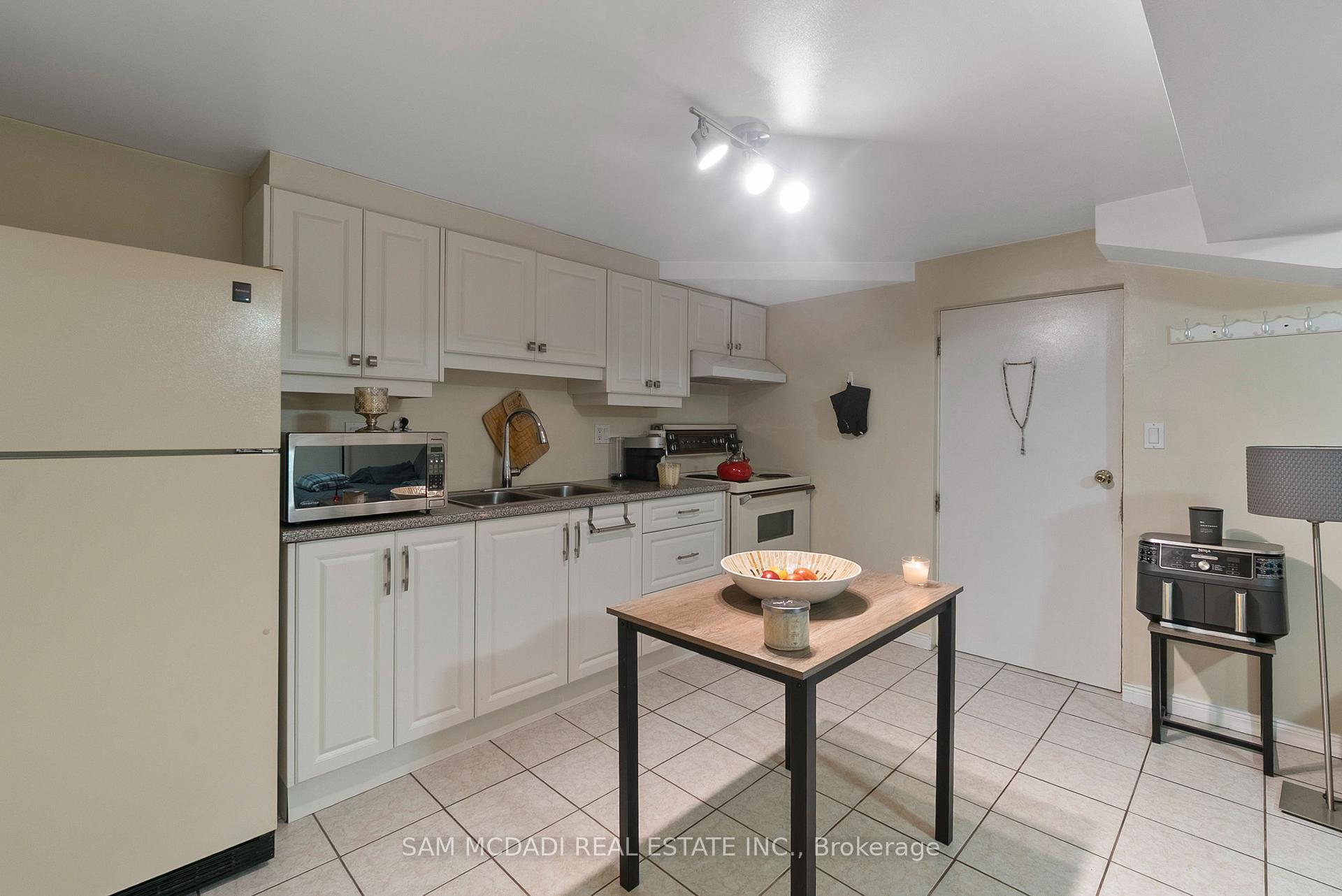 4260 SHELBY Crescent