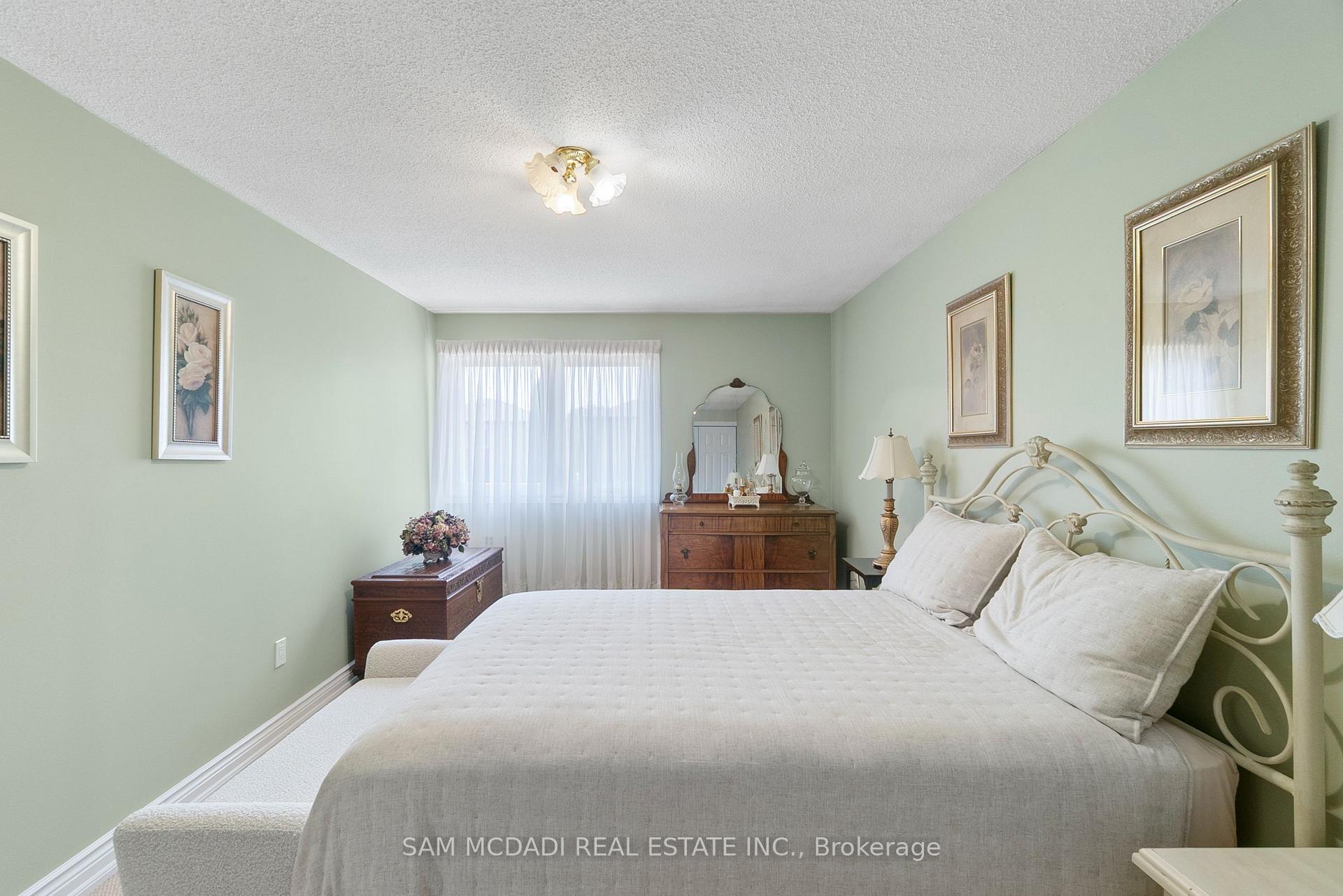 4260 SHELBY Crescent