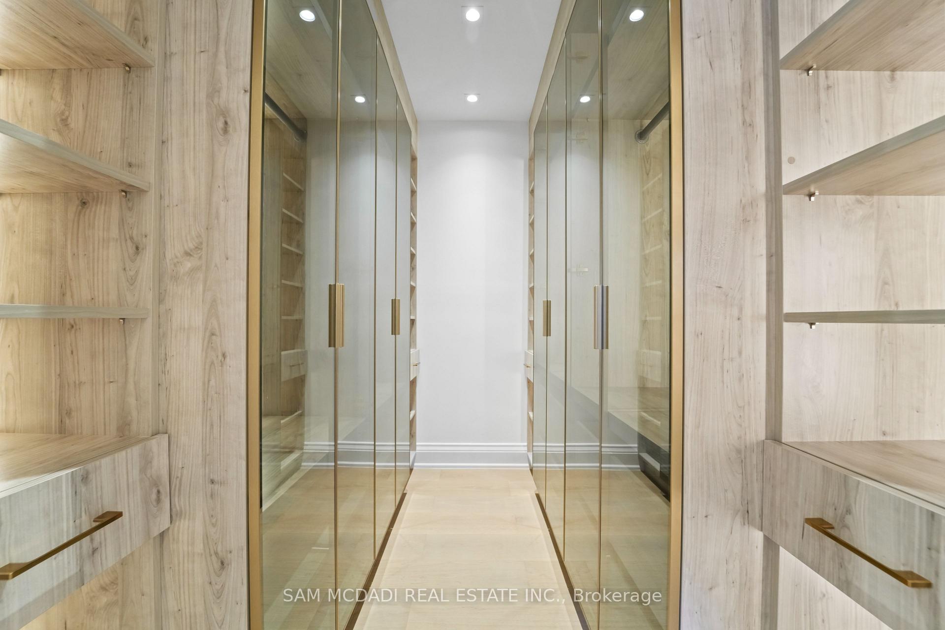 3168 Lakeshore Road W