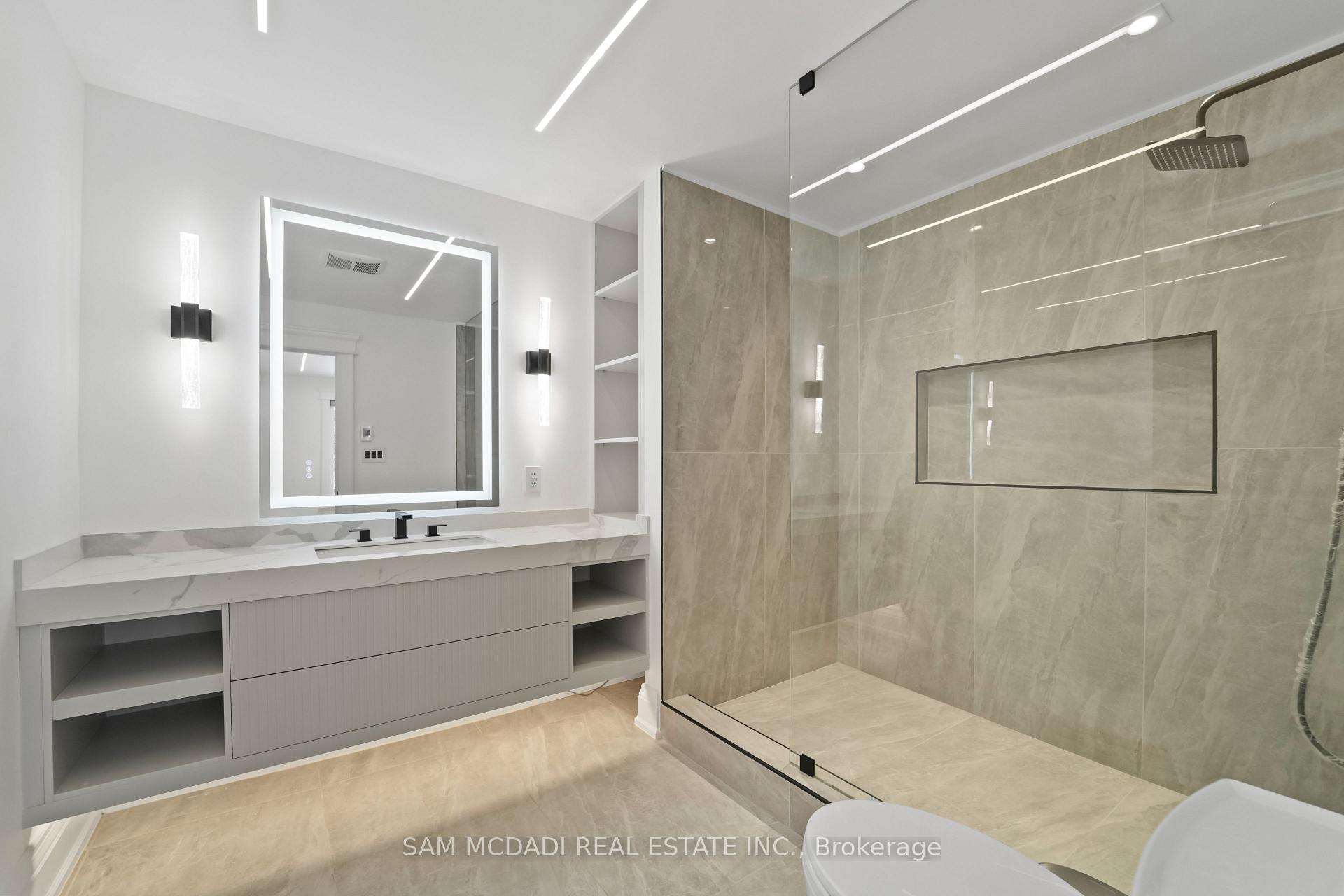 3168 Lakeshore Road W