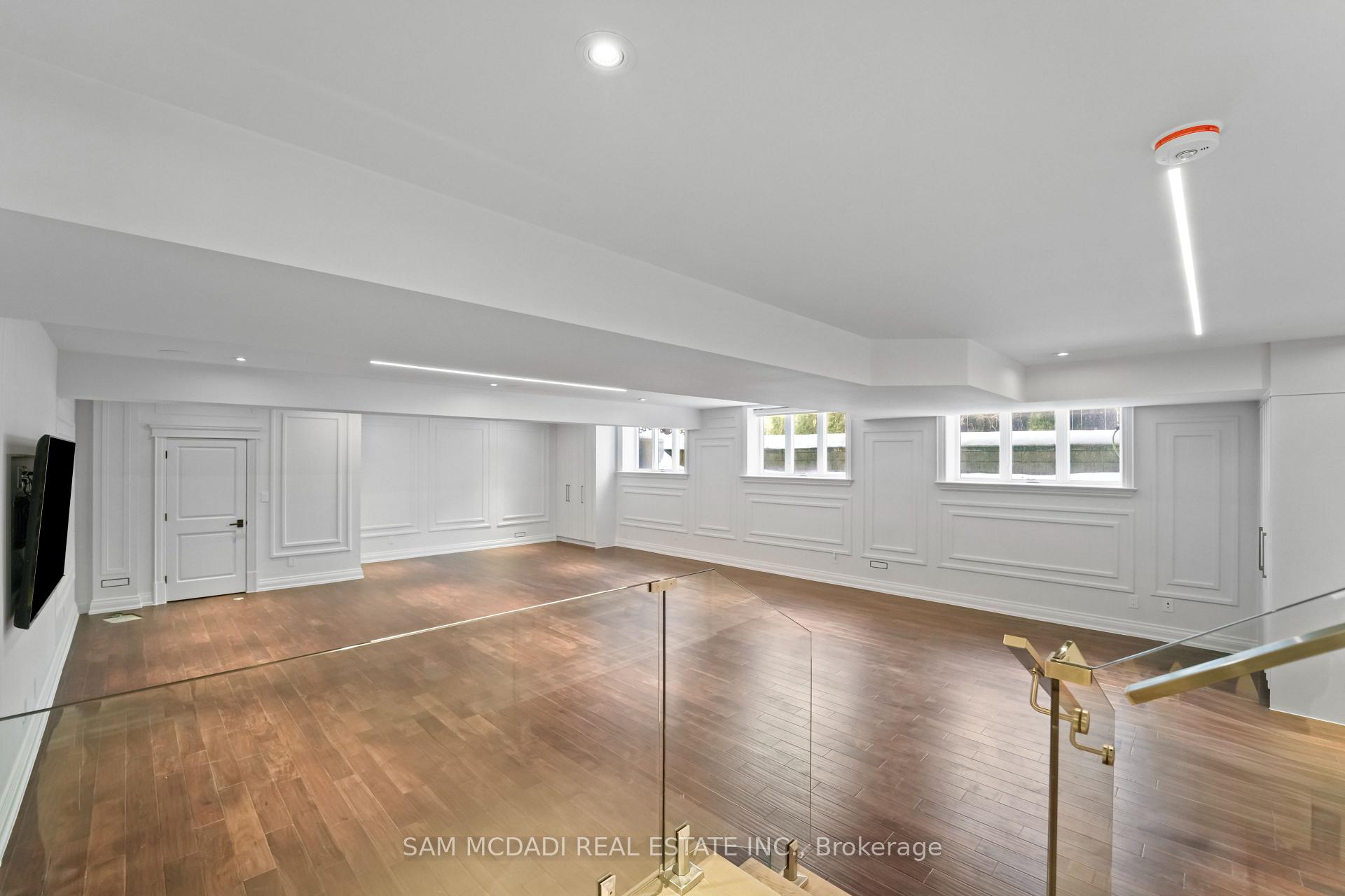 3168 Lakeshore Road W