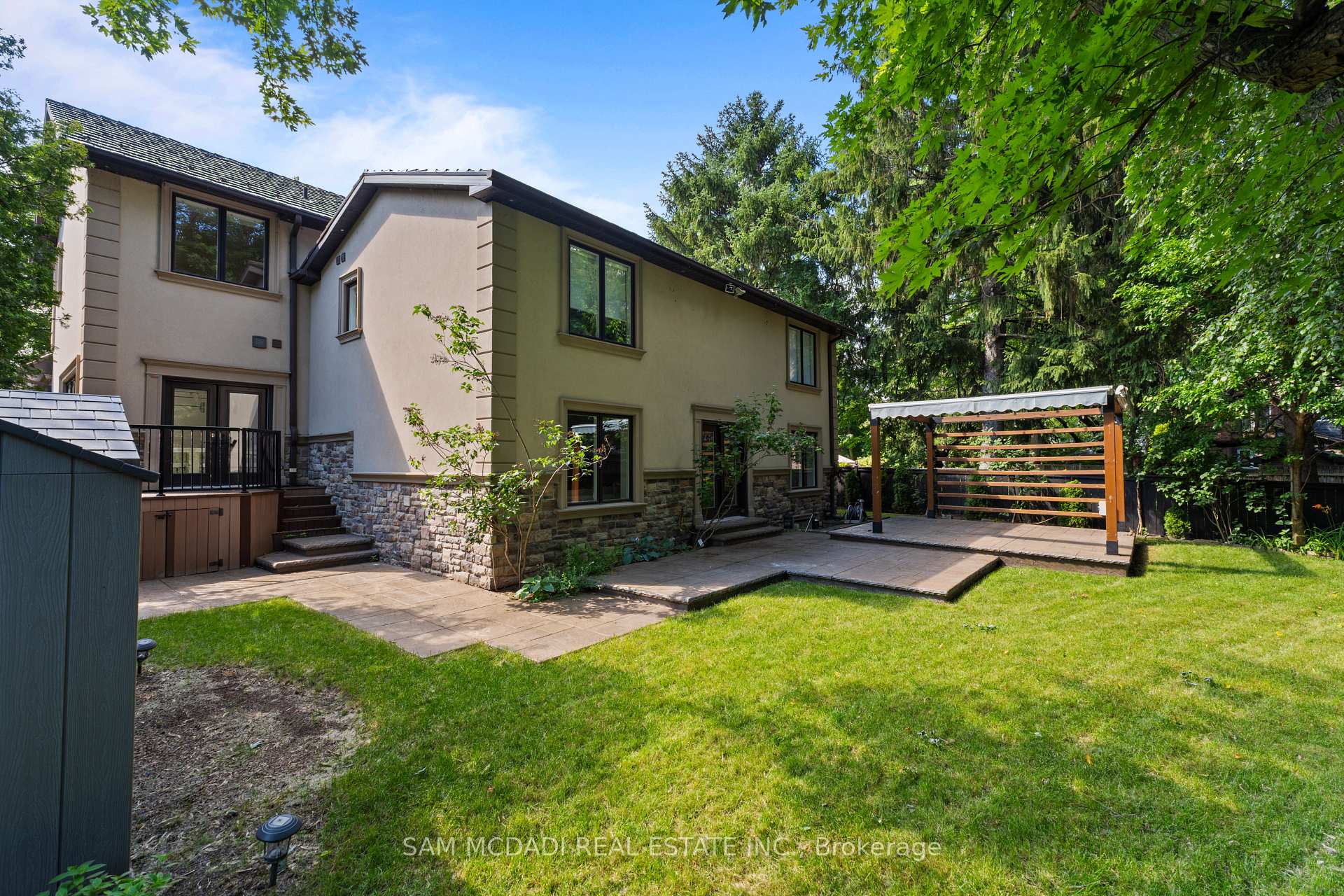 3168 Lakeshore Road W