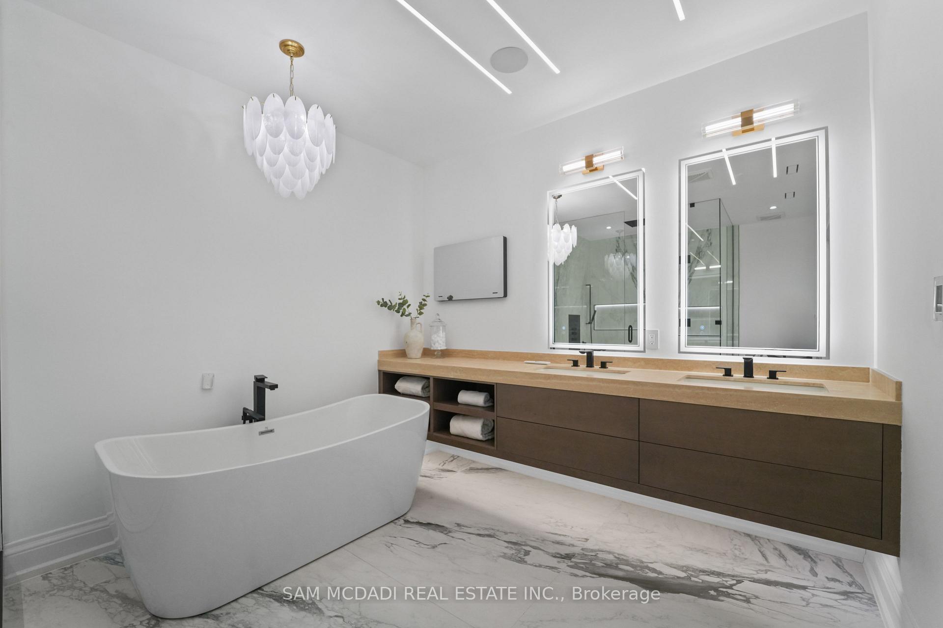 3168 Lakeshore Road W