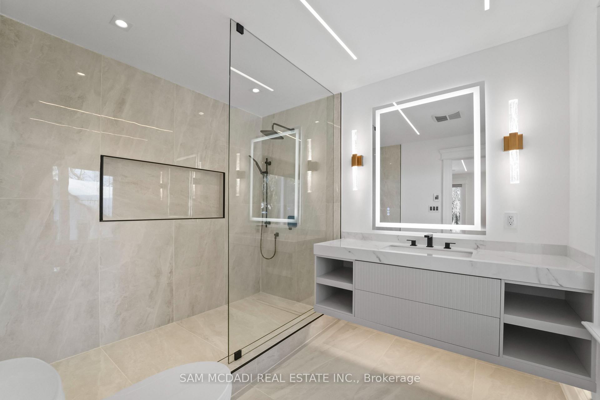 3168 Lakeshore Road W