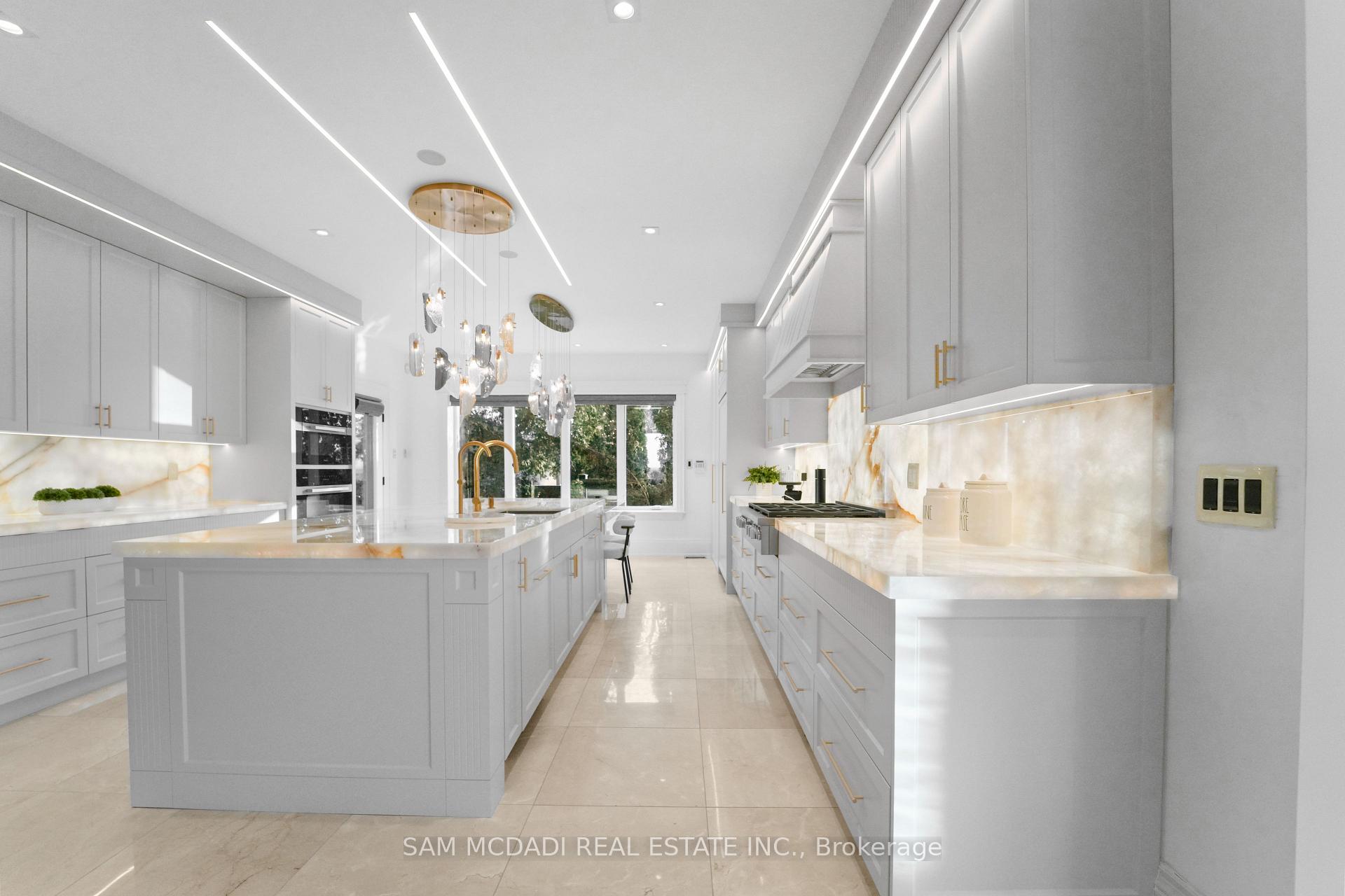 3168 Lakeshore Road W