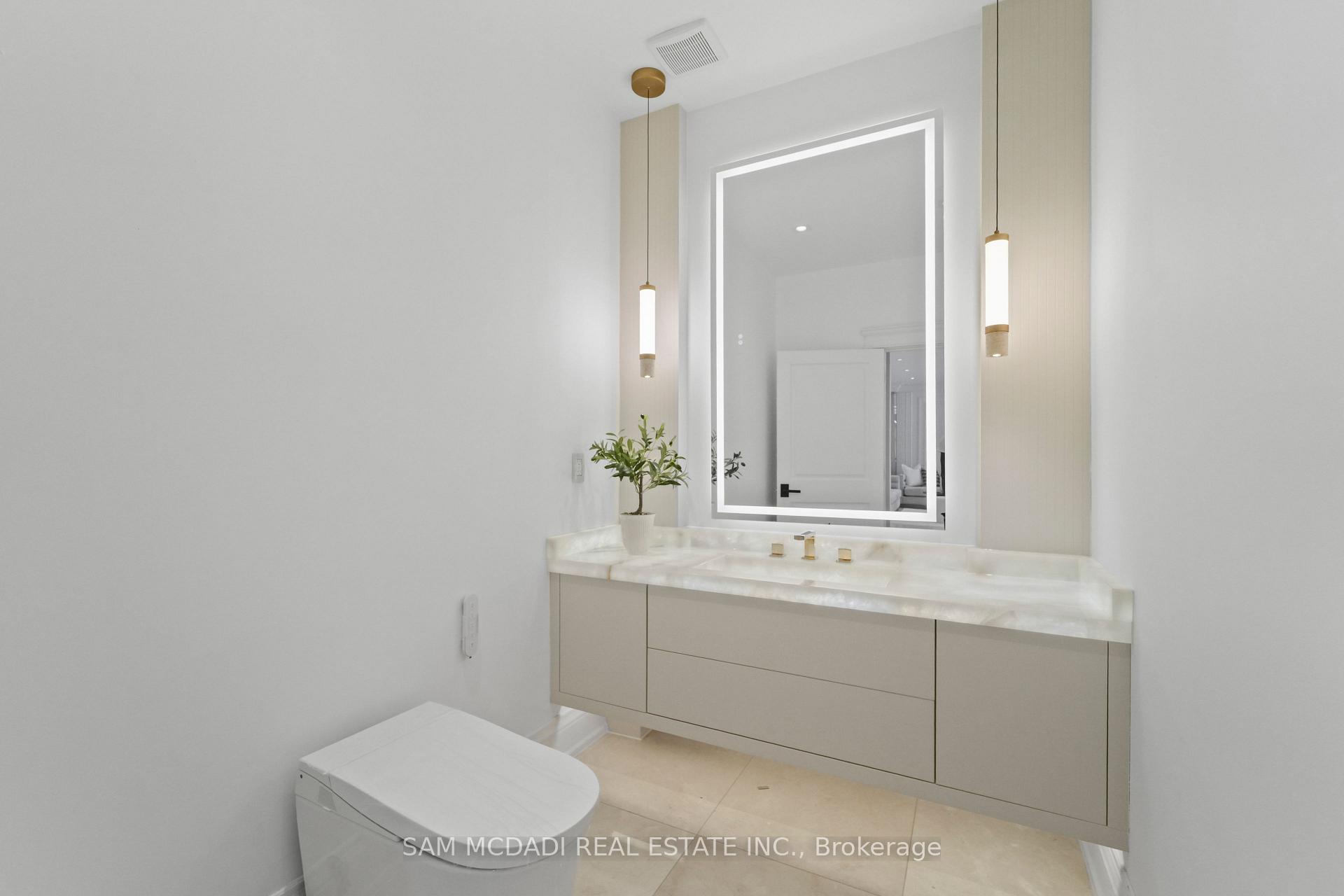 3168 Lakeshore Road W