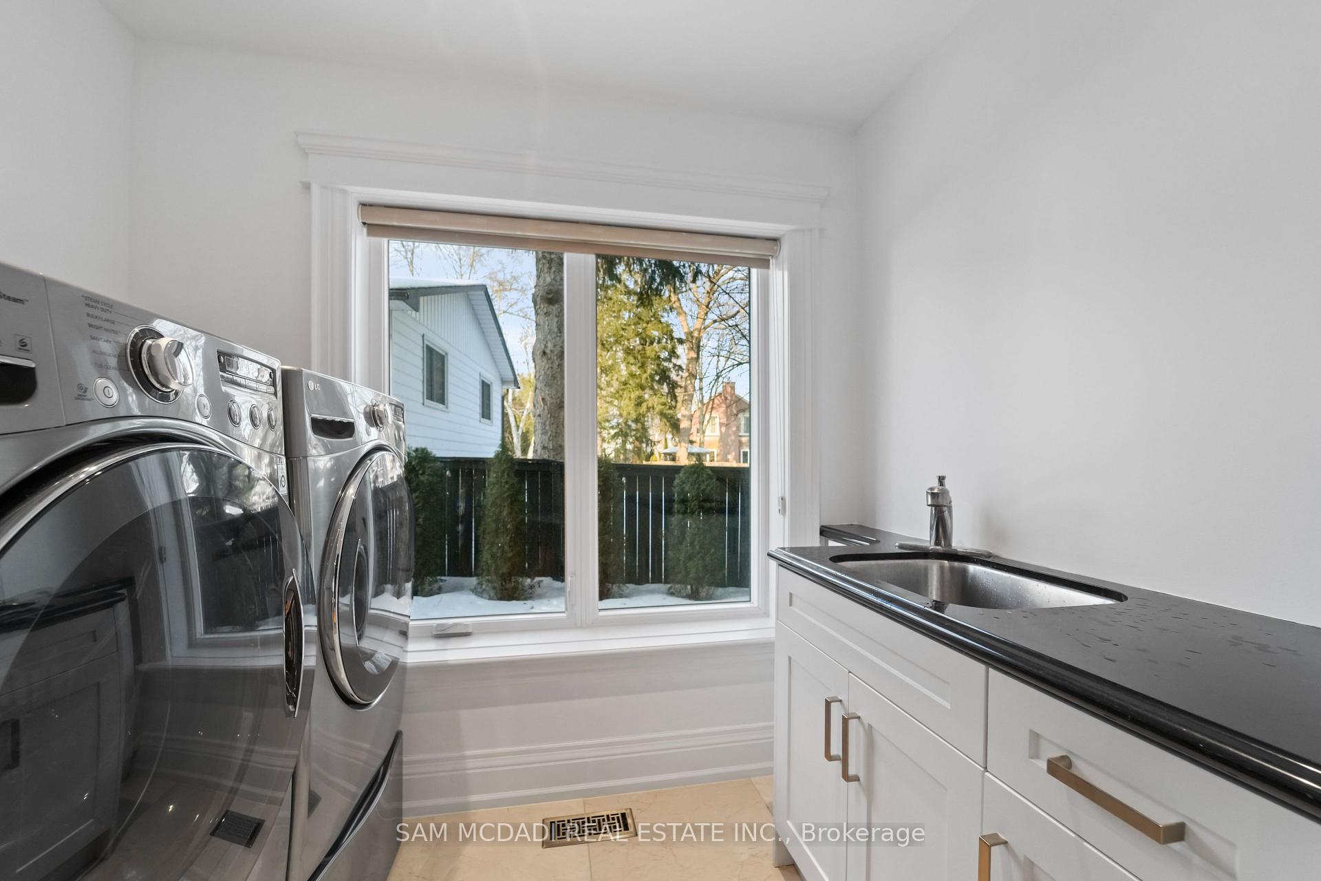 3168 Lakeshore Road W