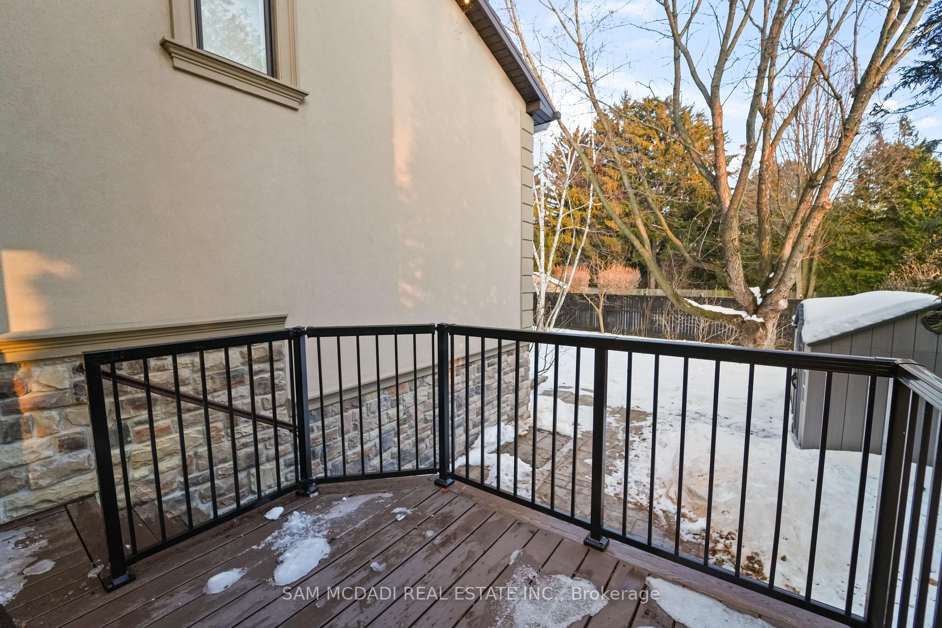 3168 Lakeshore Road W