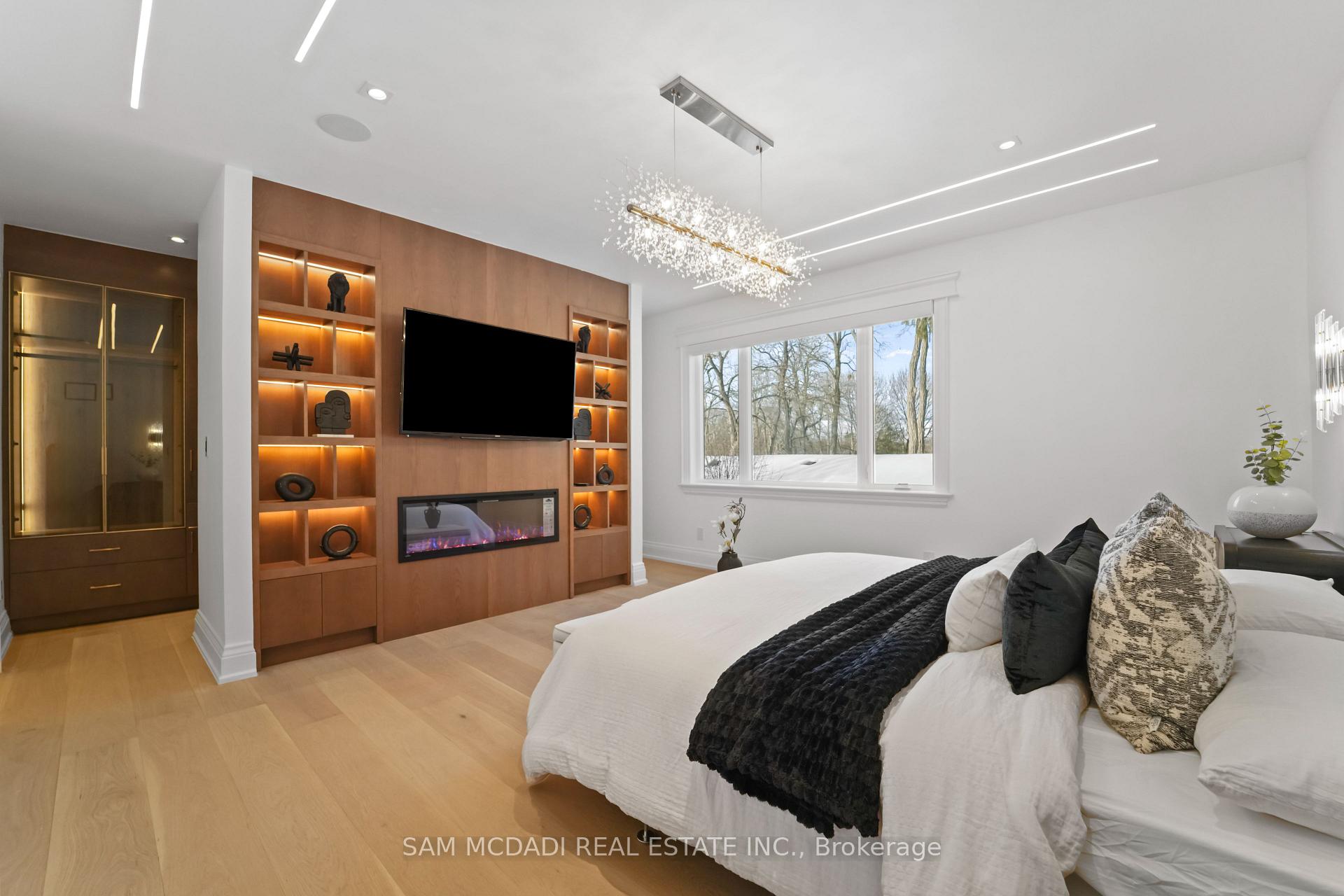 3168 Lakeshore Road W