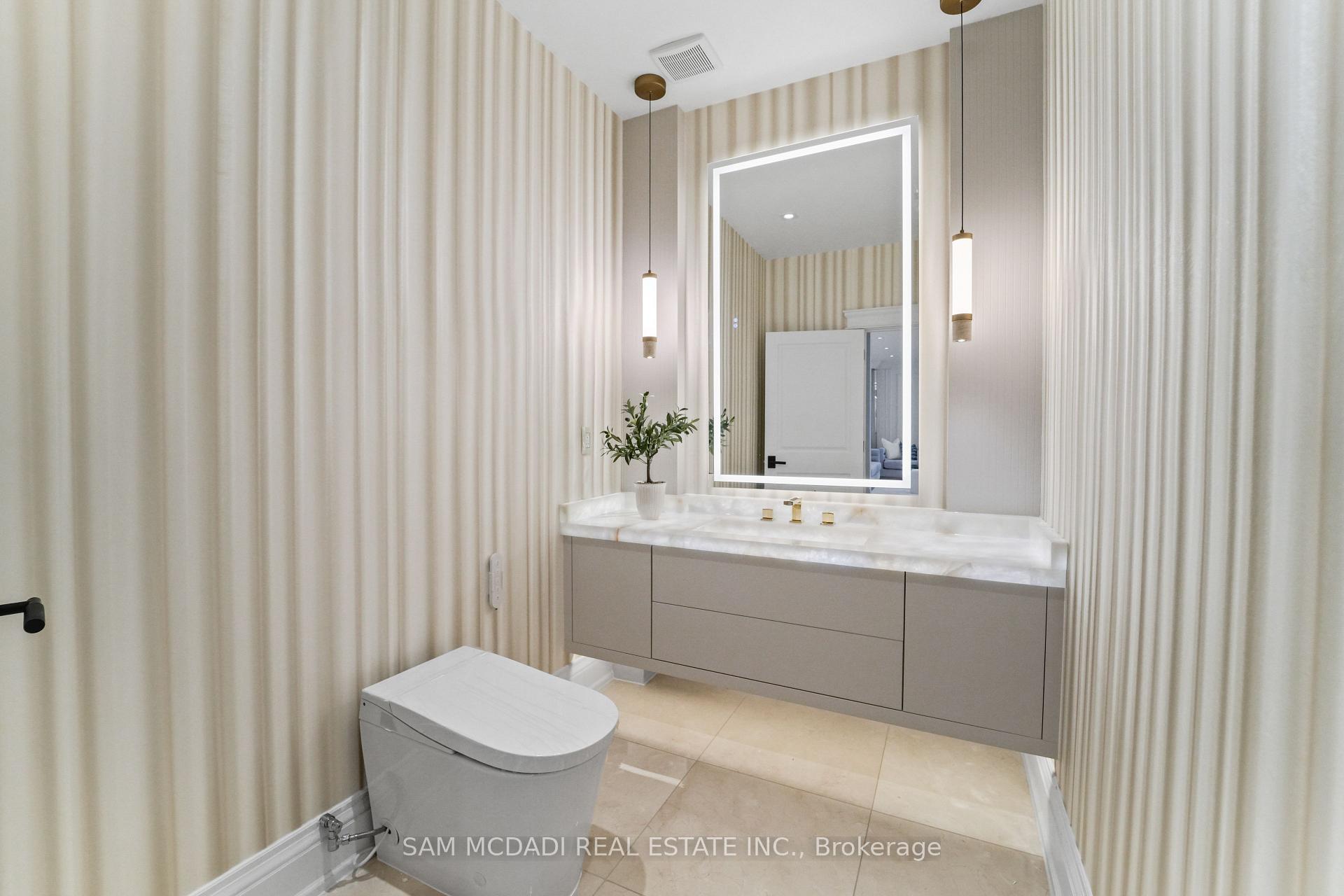 3168 Lakeshore Road W