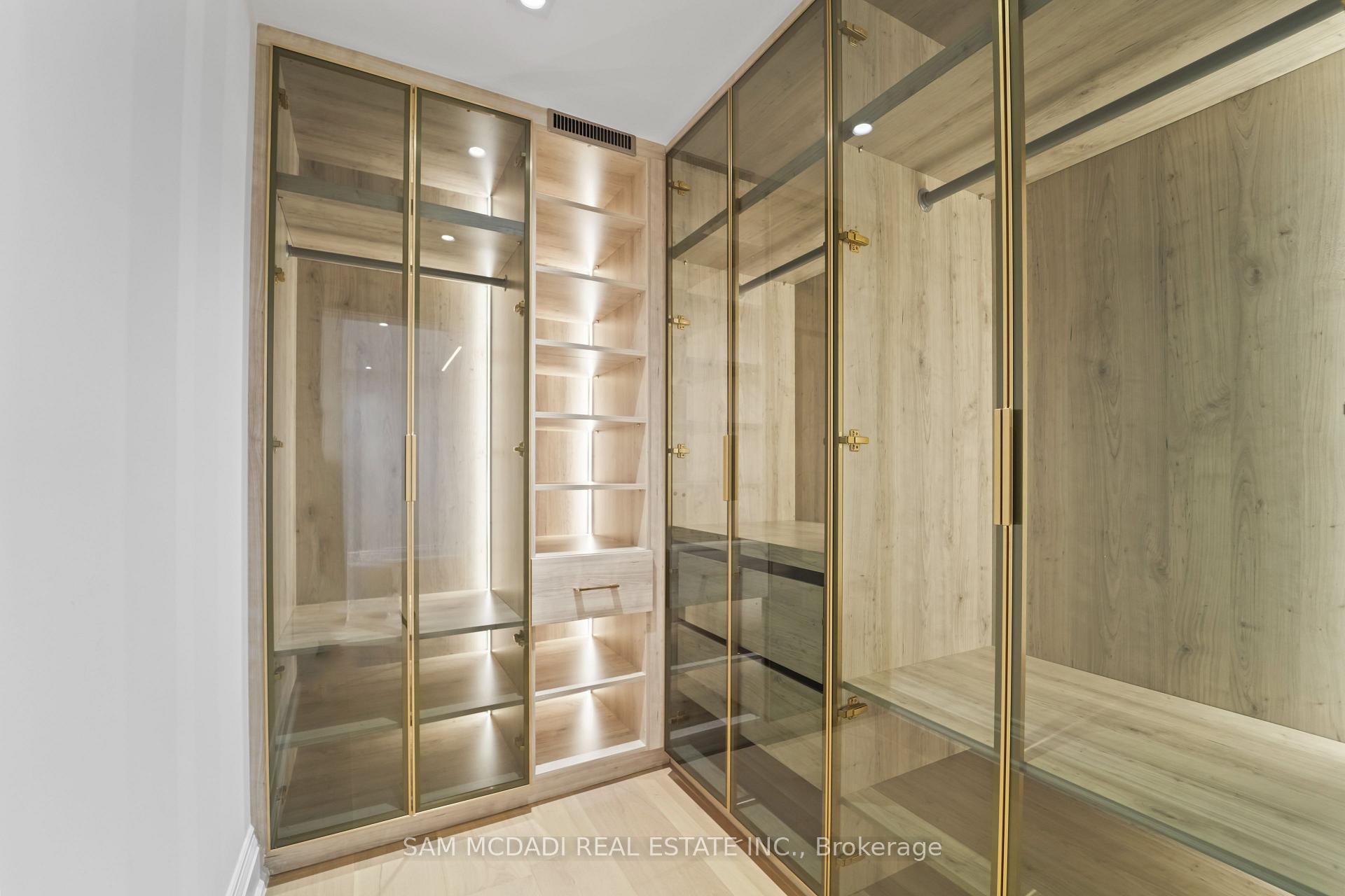 3168 Lakeshore Road W