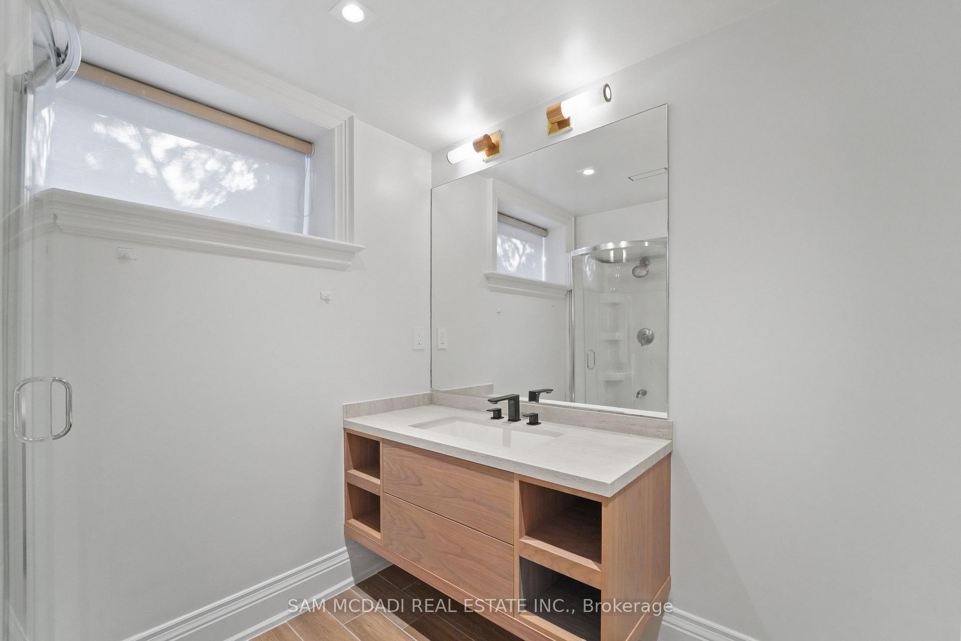 3168 Lakeshore Road W