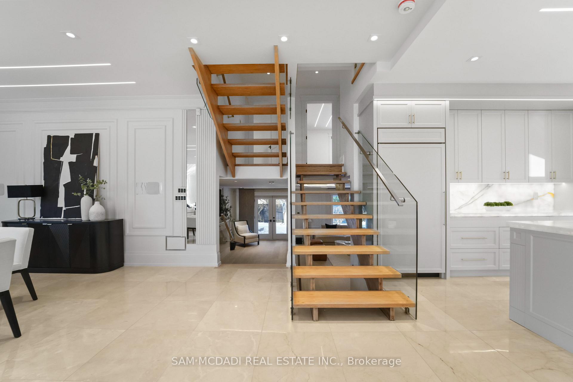 3168 Lakeshore Road W