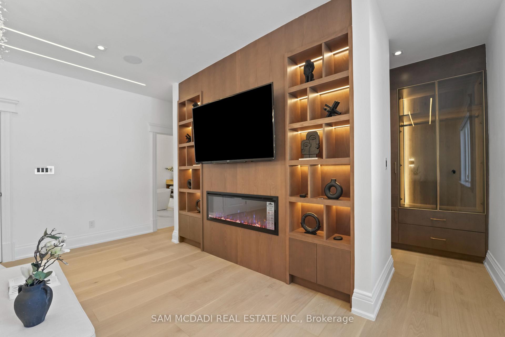 3168 Lakeshore Road W