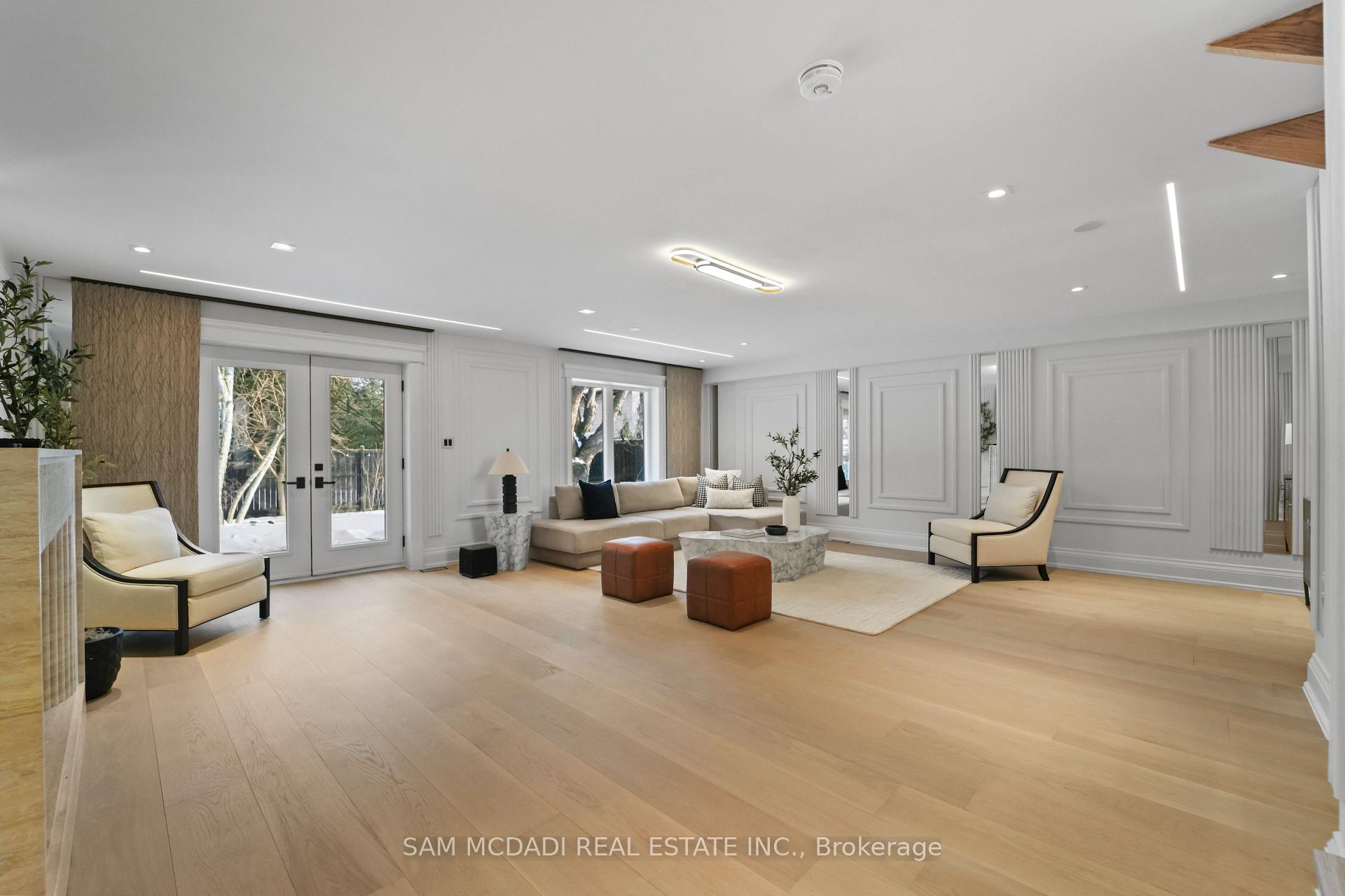 3168 Lakeshore Road W