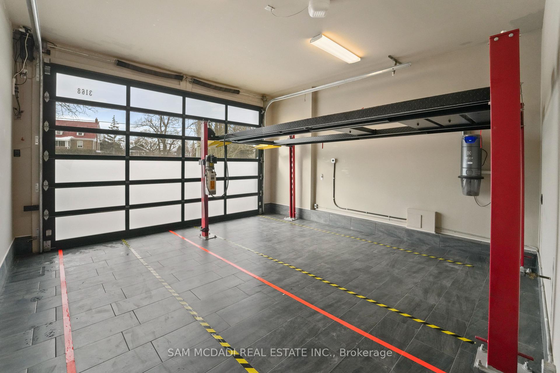 3168 Lakeshore Road W