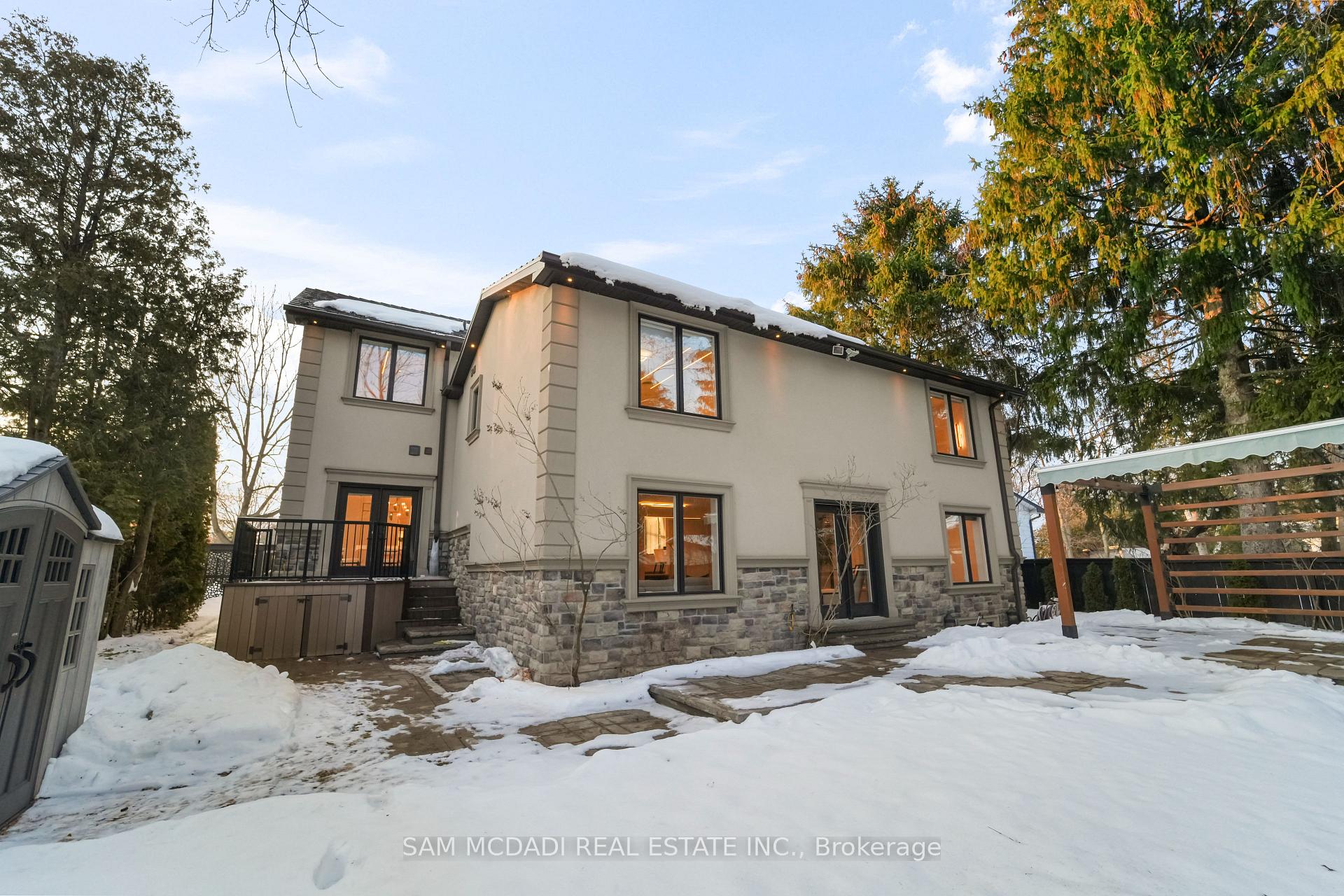 3168 Lakeshore Road W