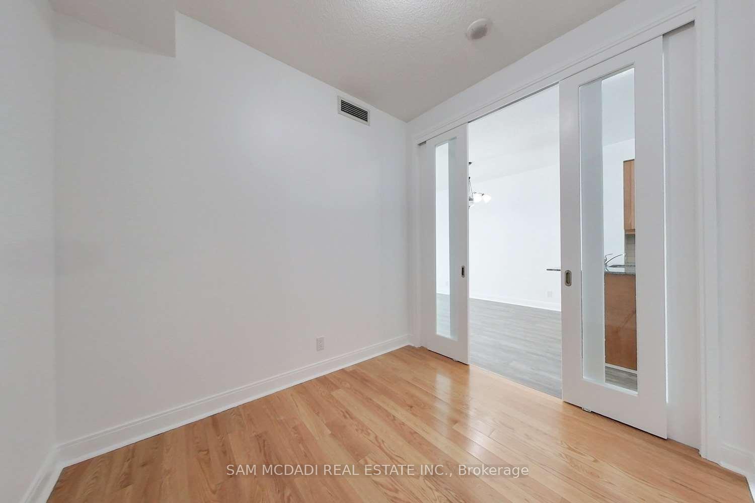 70 Absolute Avenue 1604