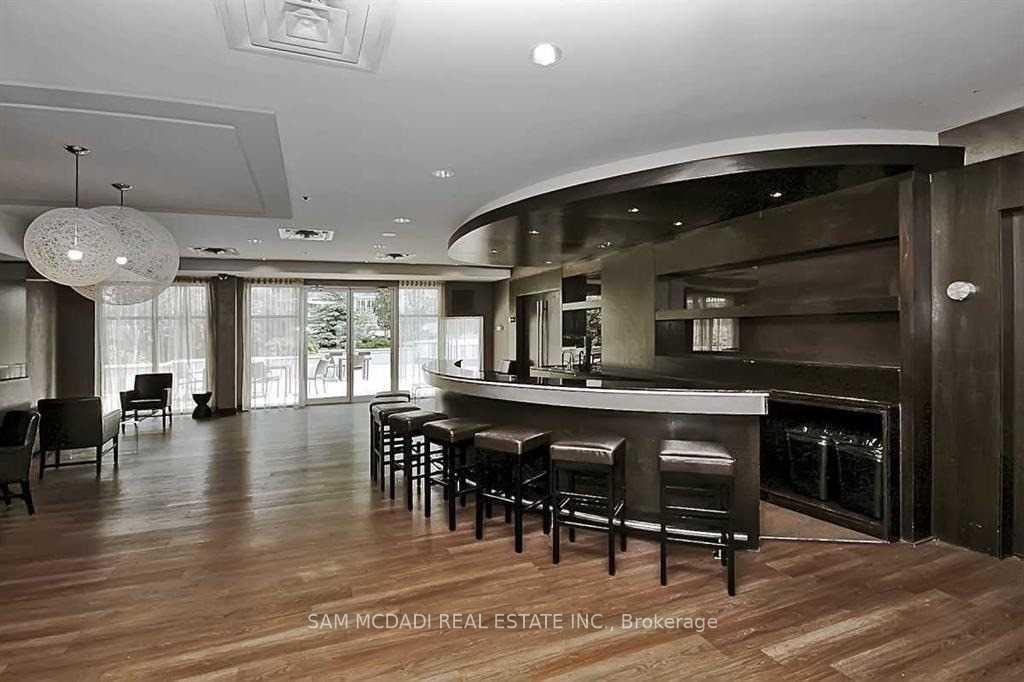 70 Absolute Avenue 1604