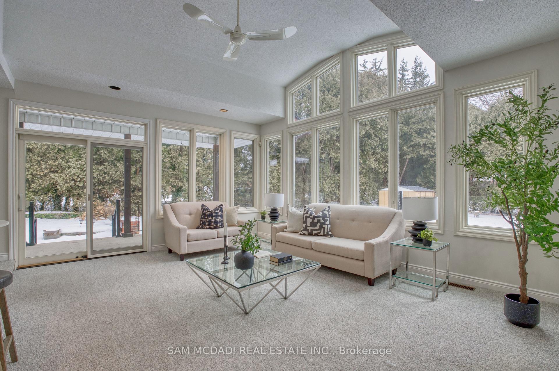 521 Vanessa Crescent