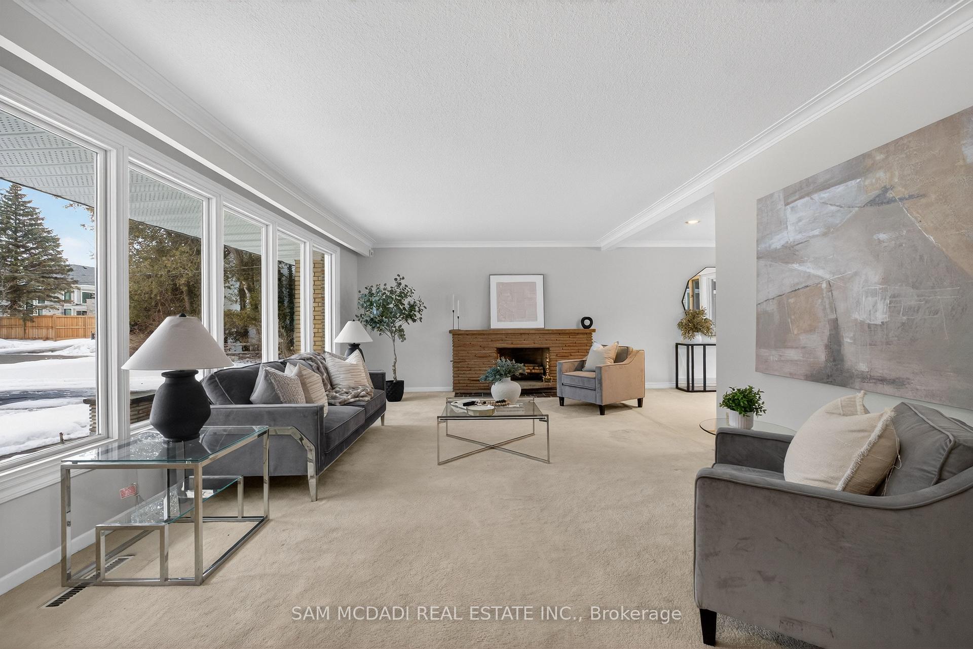 521 Vanessa Crescent