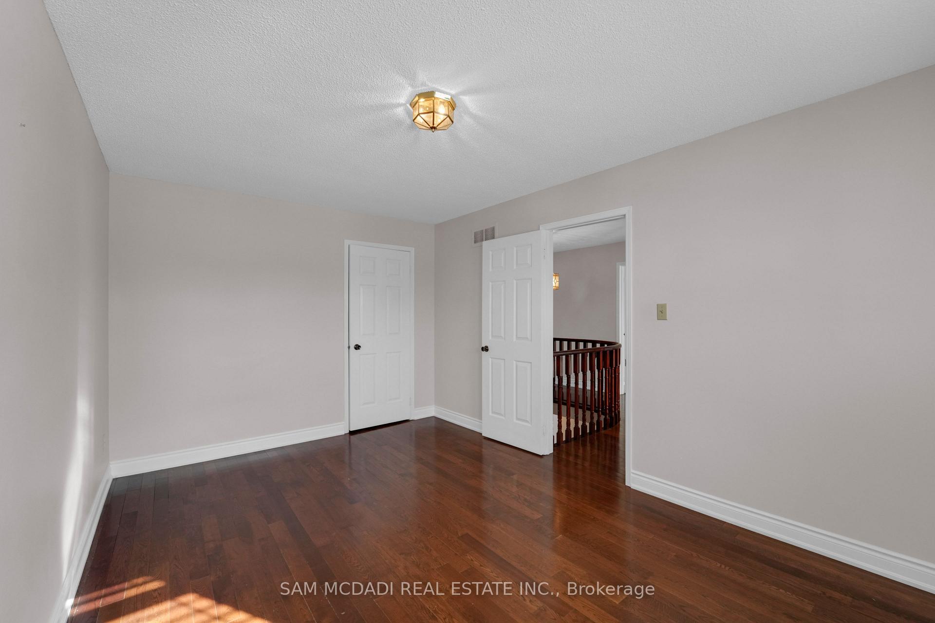 5275 Thornwood Drive