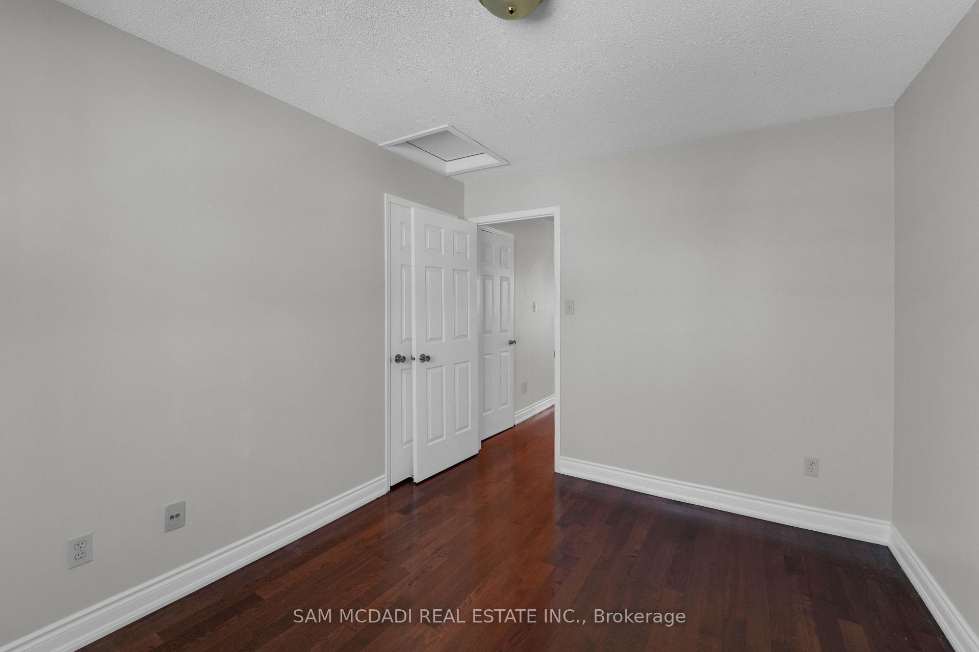 5275 Thornwood Drive