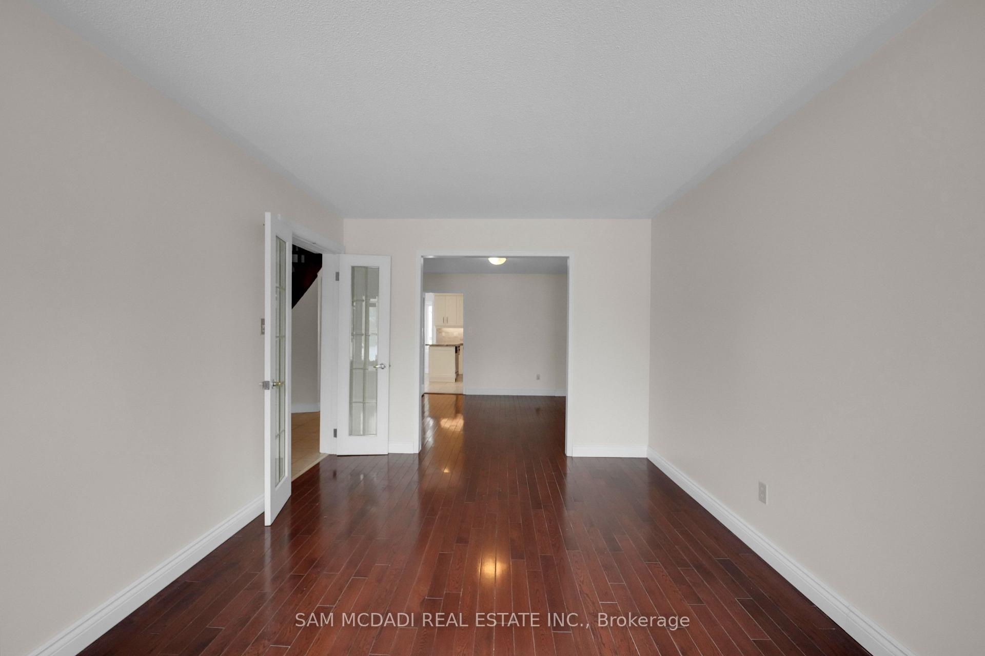 5275 Thornwood Drive