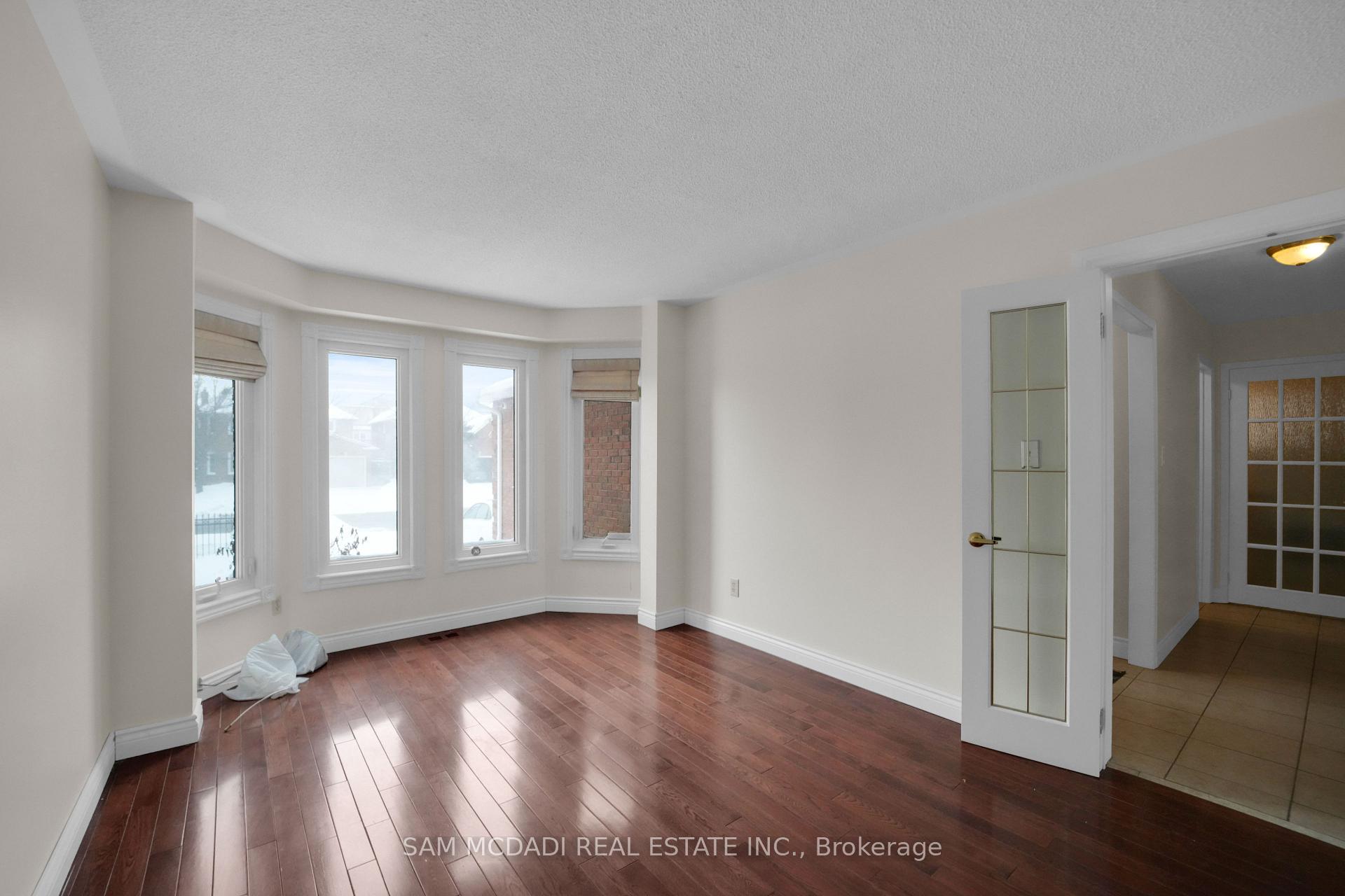 5275 Thornwood Drive