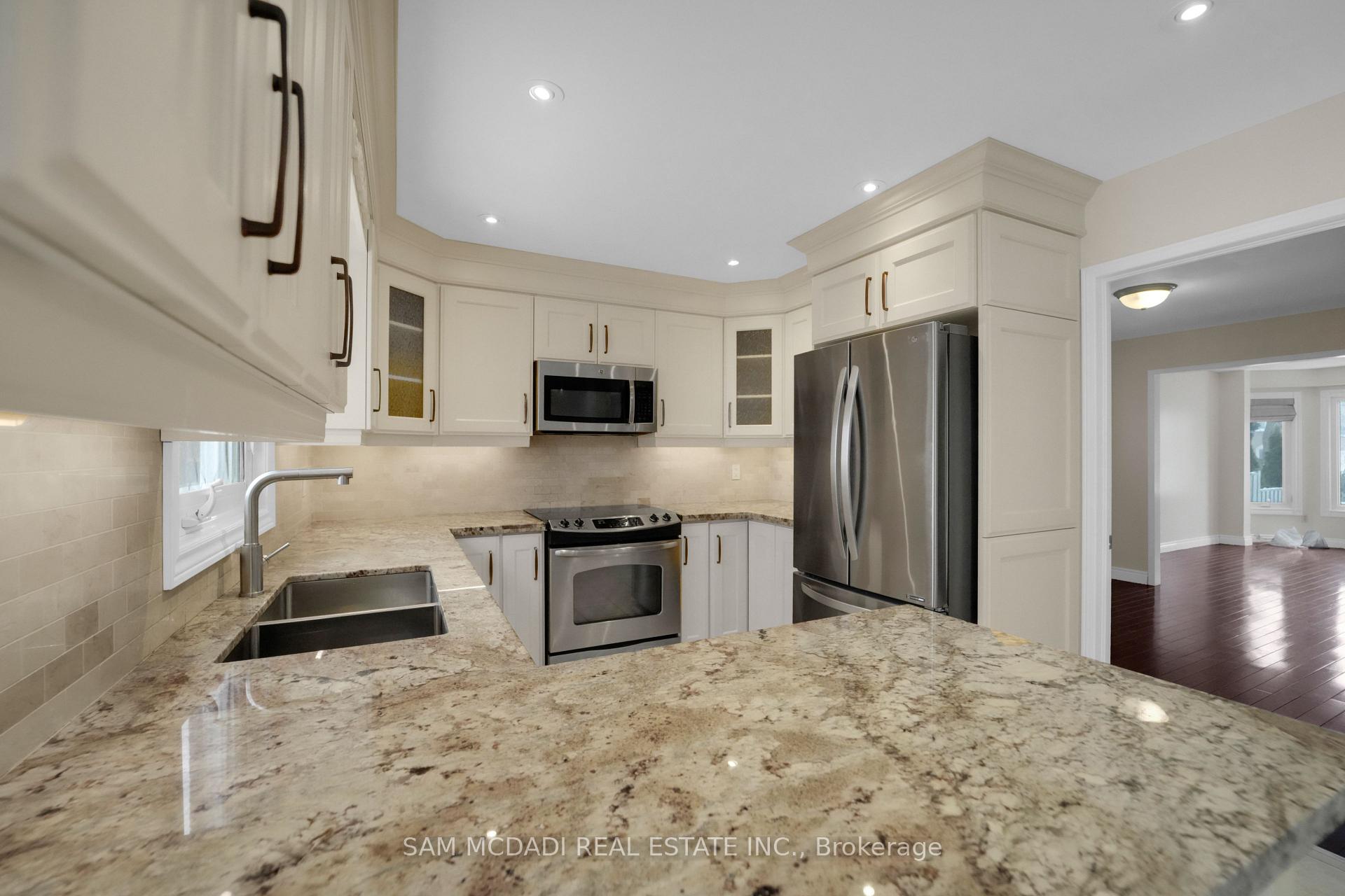 5275 Thornwood Drive