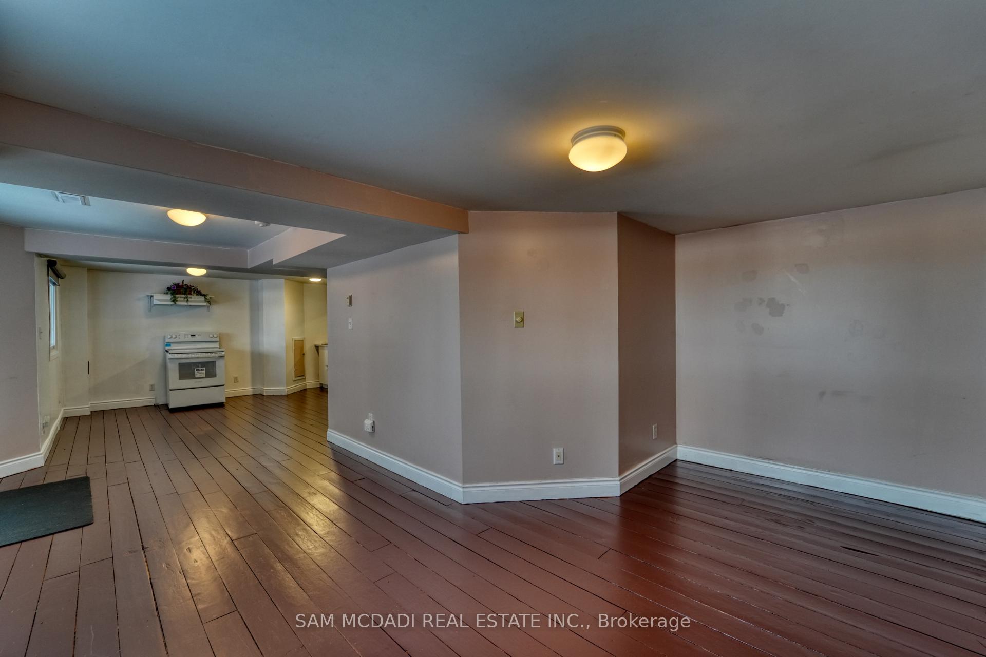 5275 Thornwood Drive