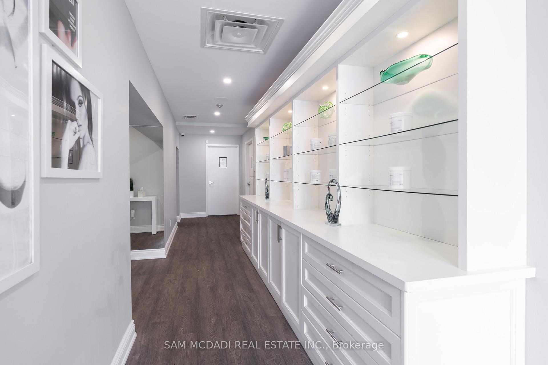 1651 Lakeshore Road W