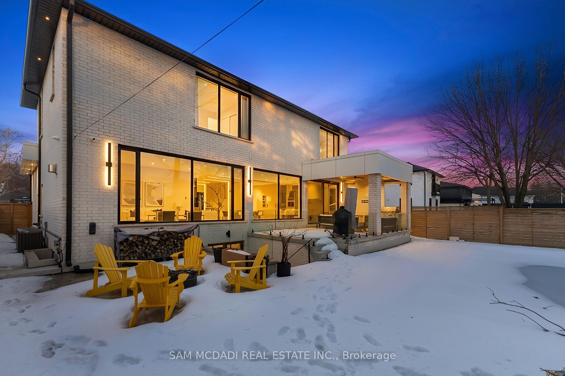 2186 Harcourt Crescent