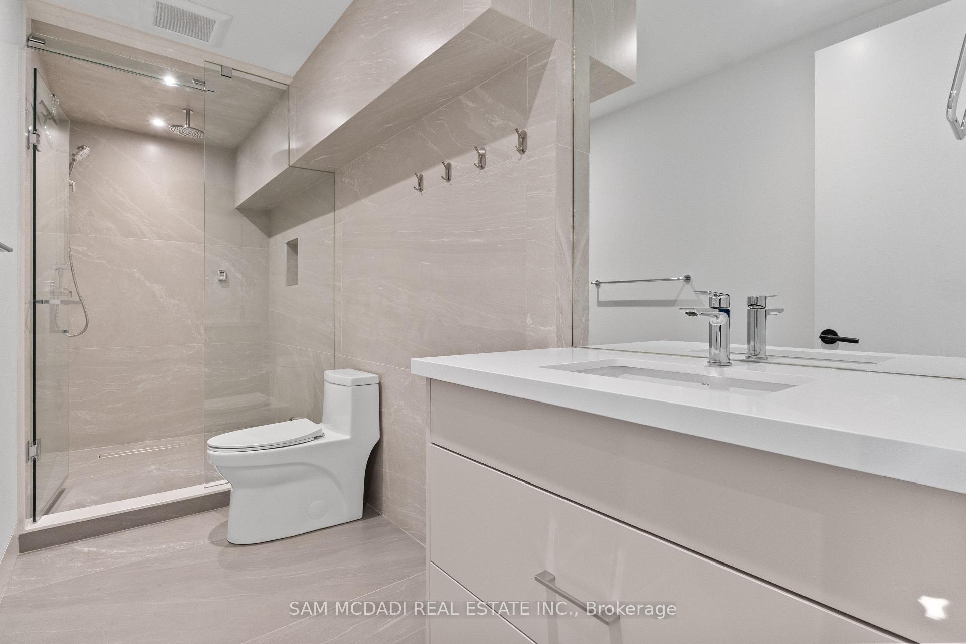 2186 Harcourt Crescent
