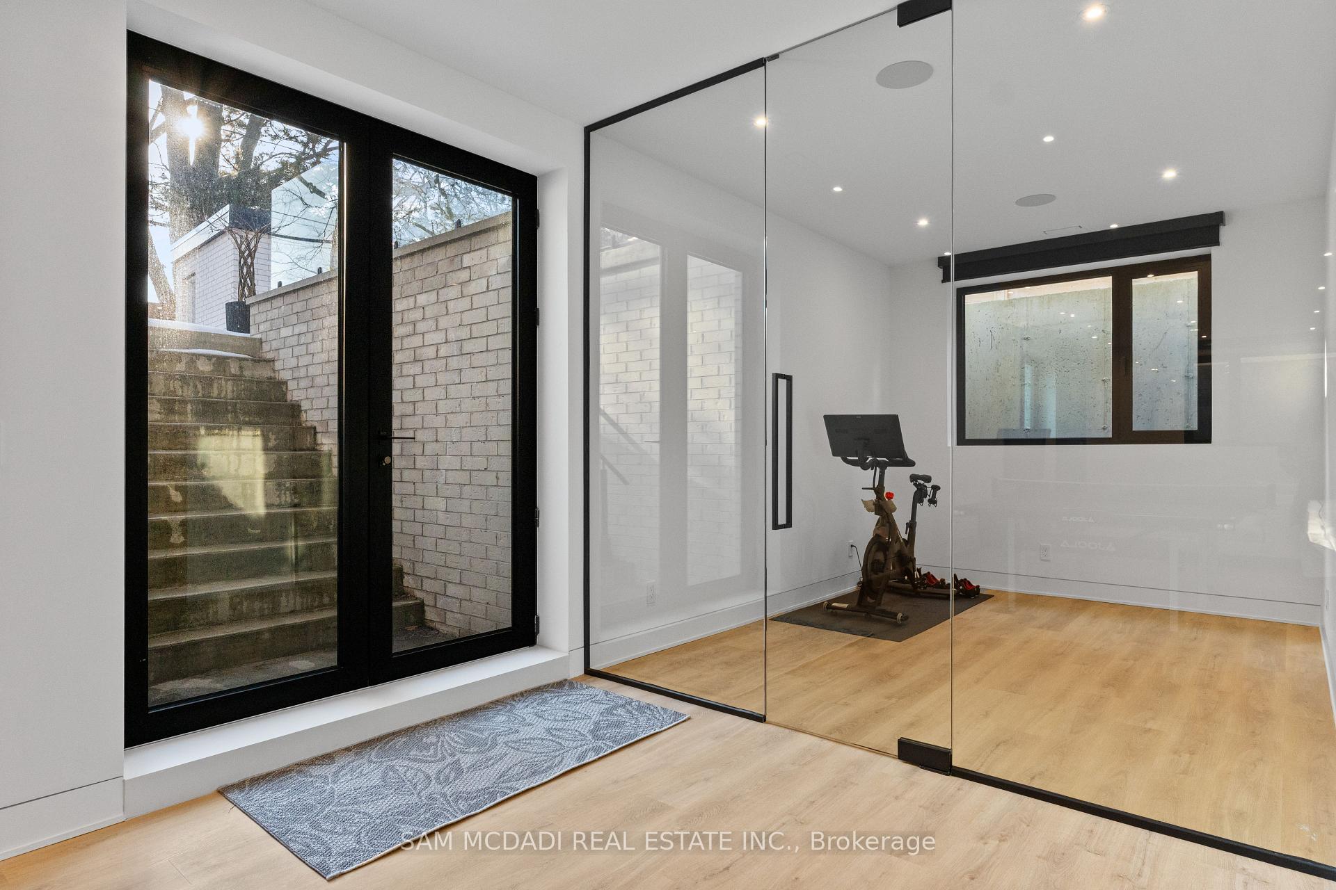 2186 Harcourt Crescent