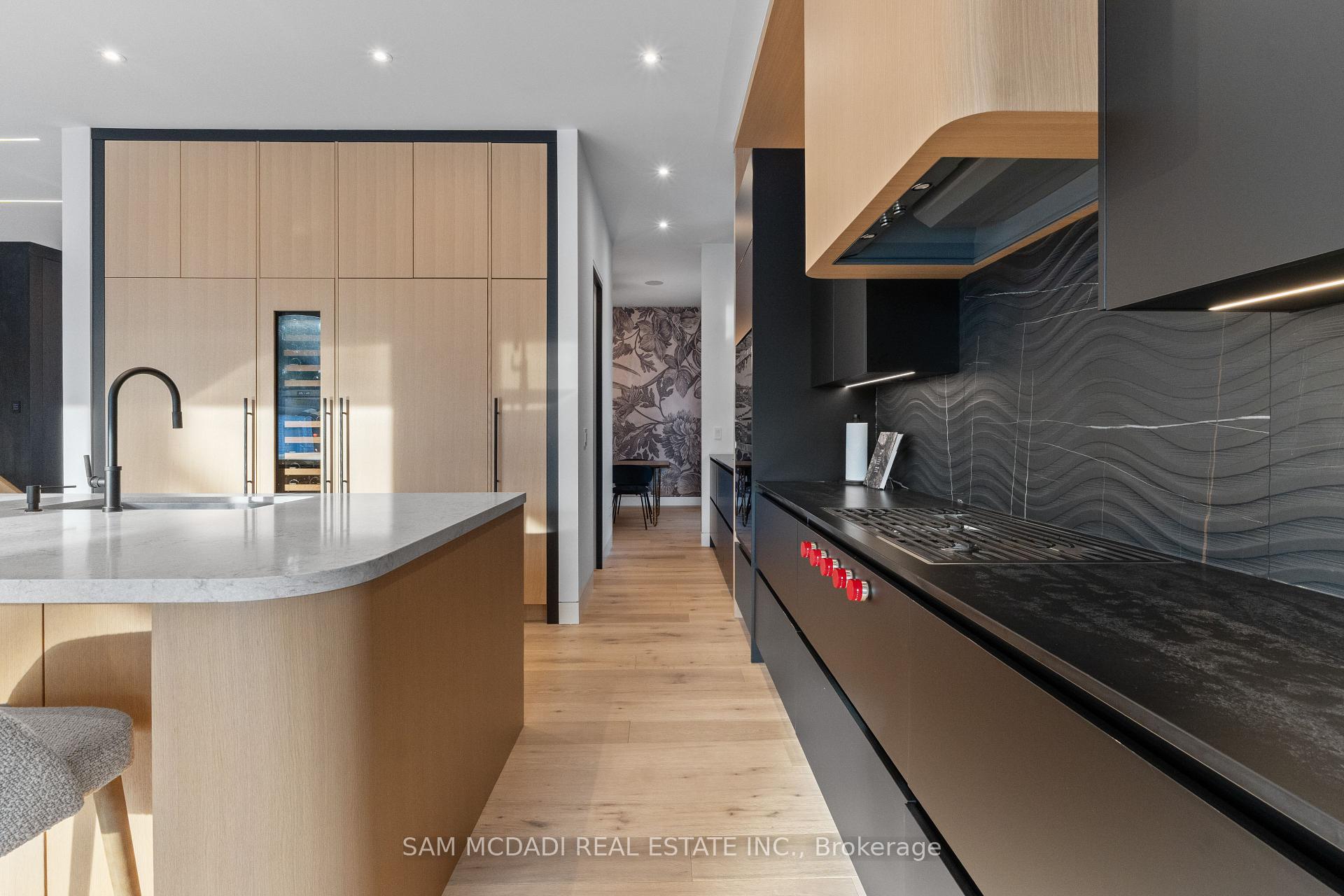 2186 Harcourt Crescent