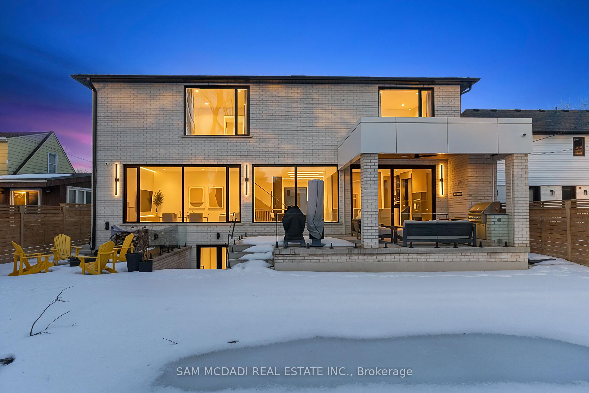 2186 Harcourt Crescent