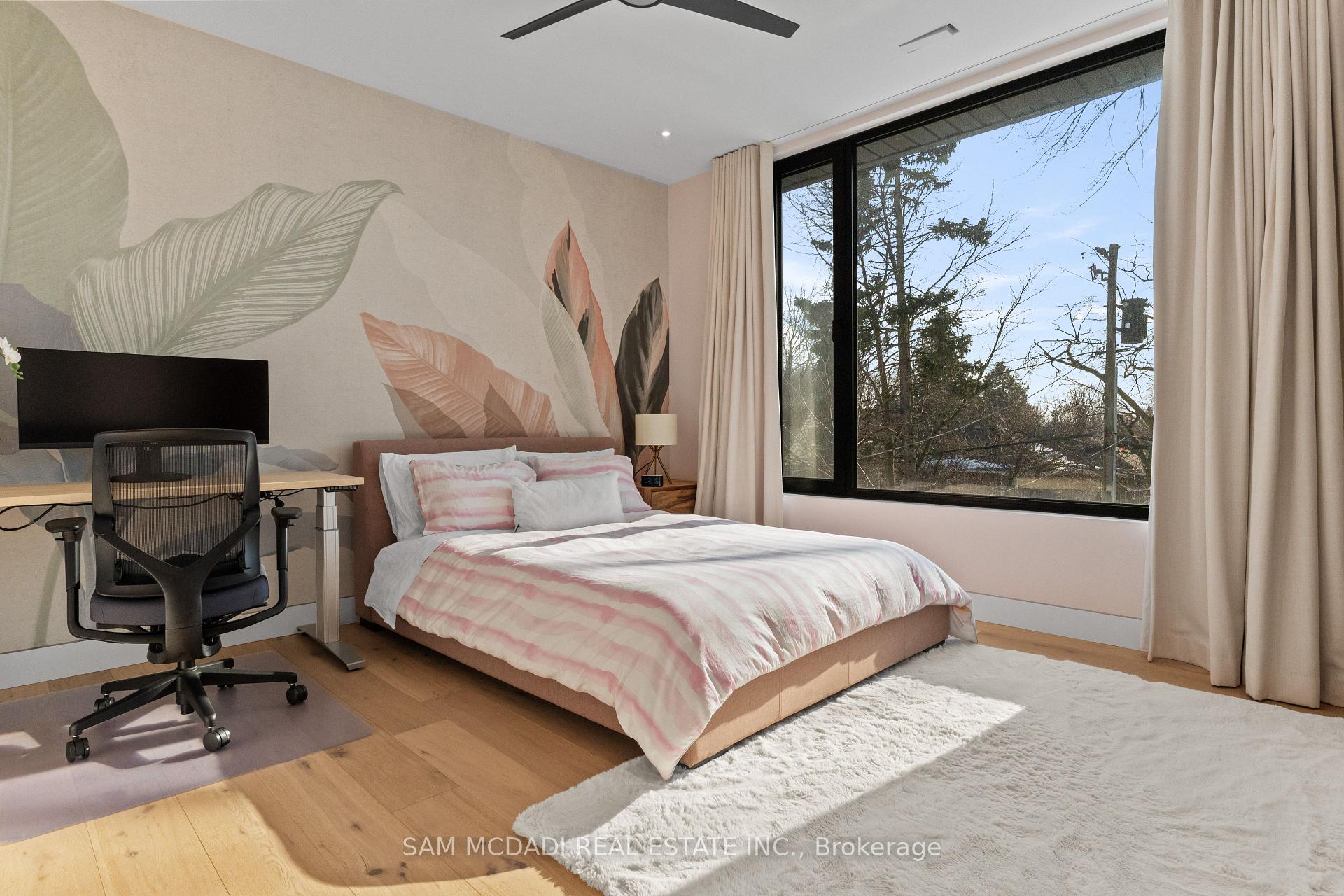 2186 Harcourt Crescent
