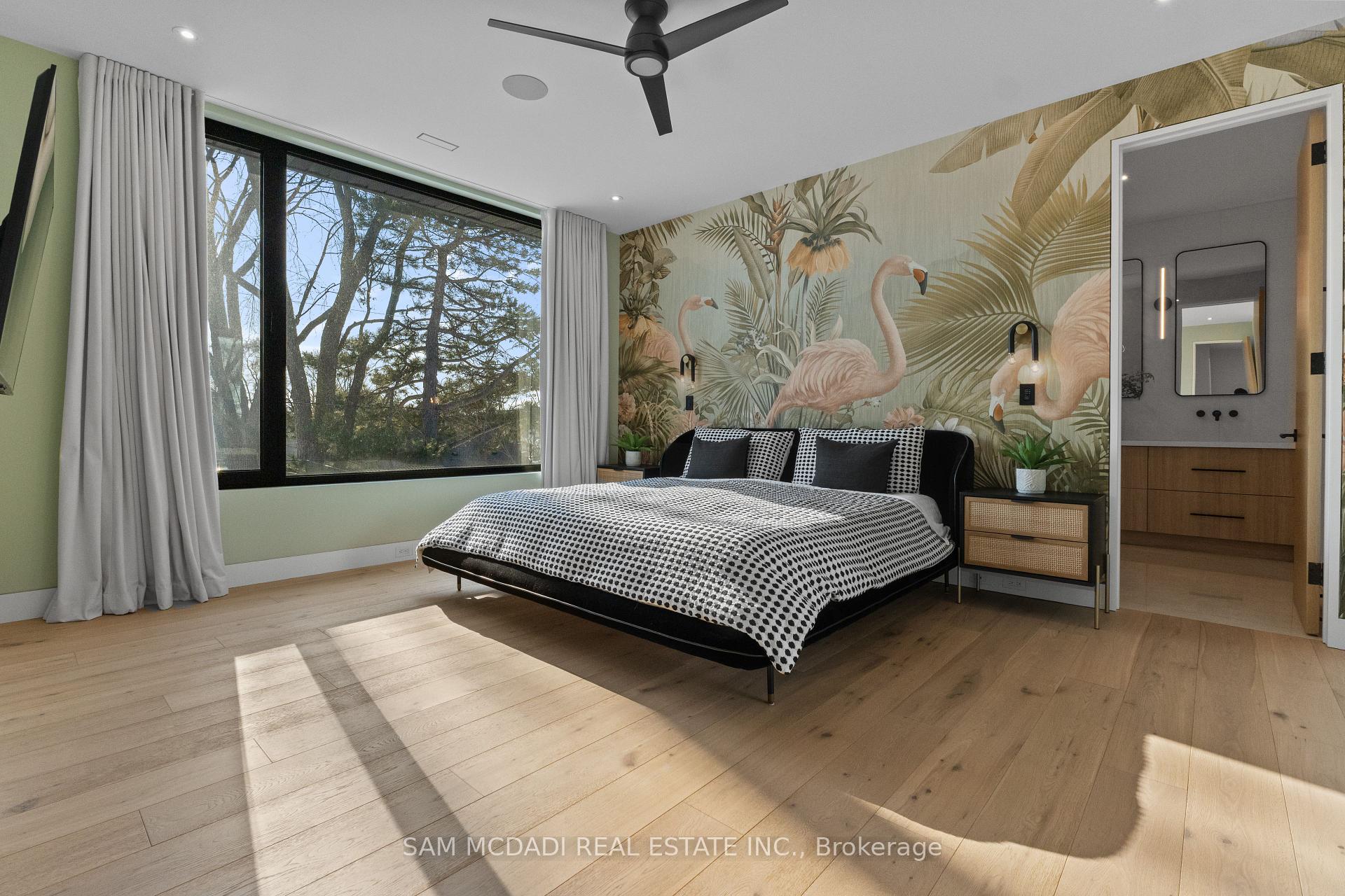 2186 Harcourt Crescent