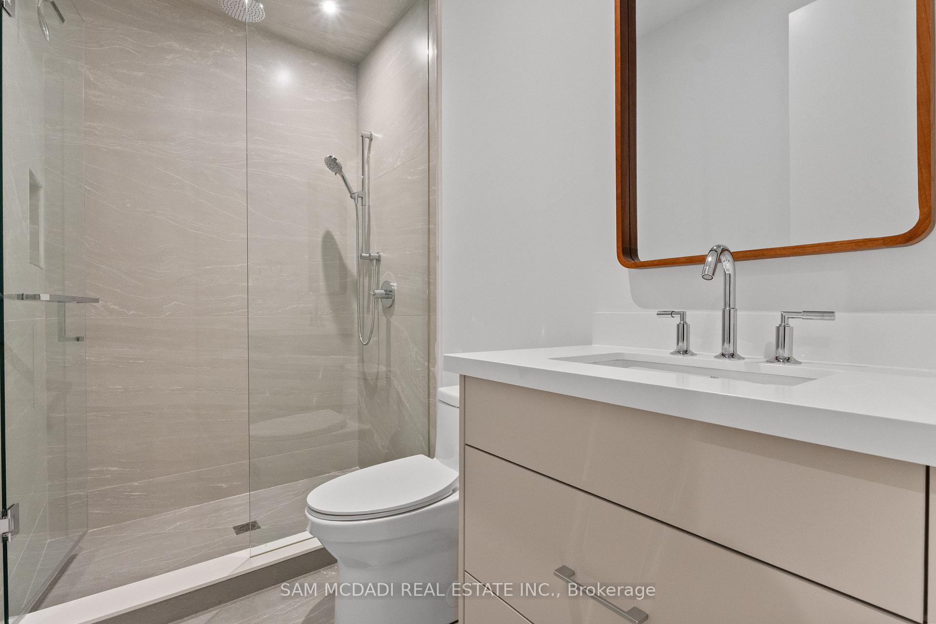 2186 Harcourt Crescent