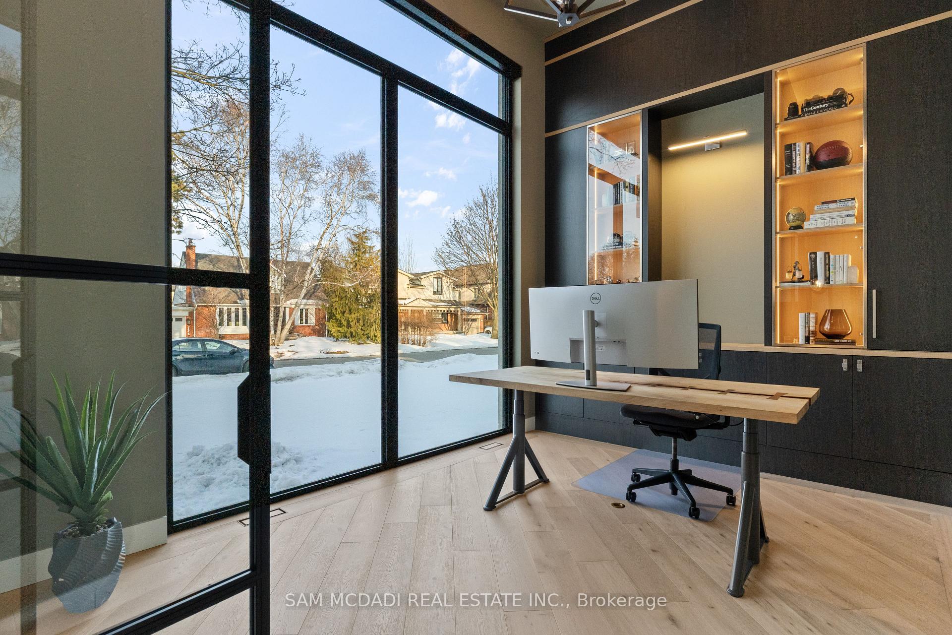 2186 Harcourt Crescent